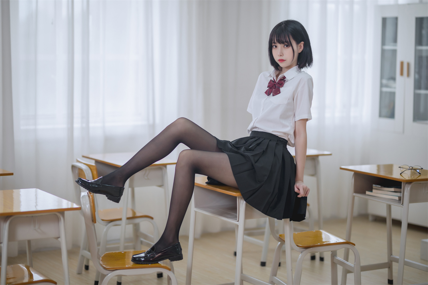 许岚LAN出镜绝美jk图，清纯界的教主