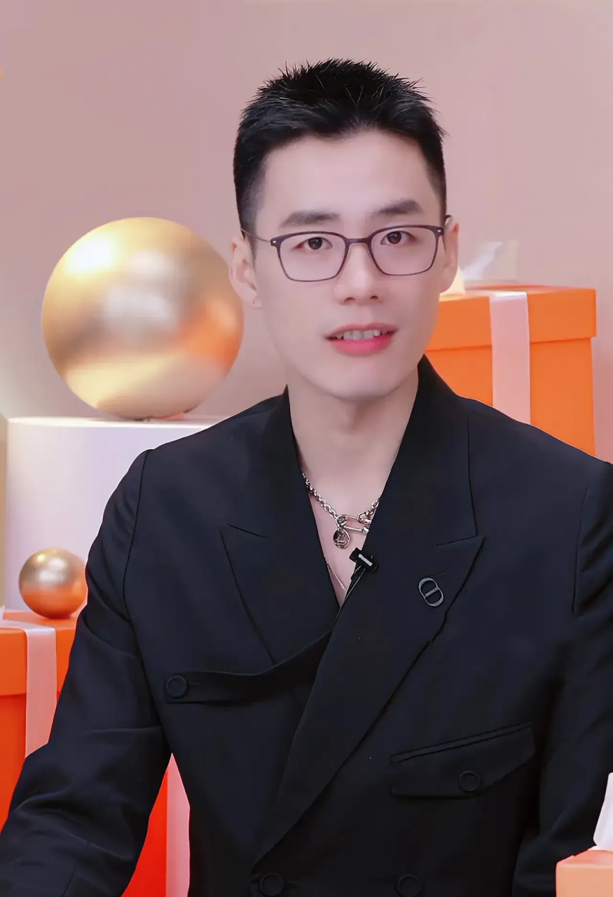 1,他讲了洁厕纸的特点,能擦去