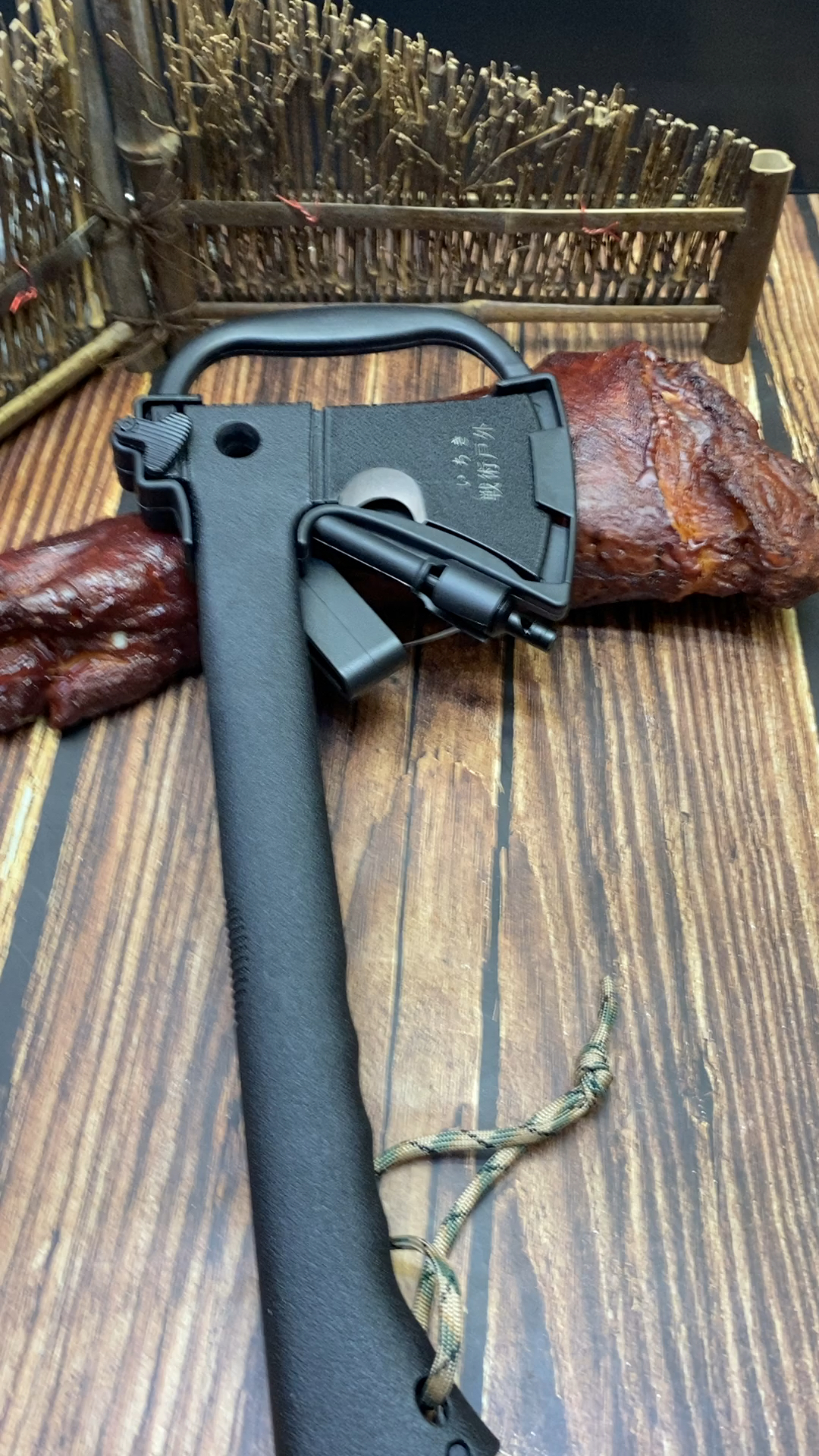 多功能战术斧开山斧头劈柴砍树野营工兵斧子斧头露营消防斧营地斧