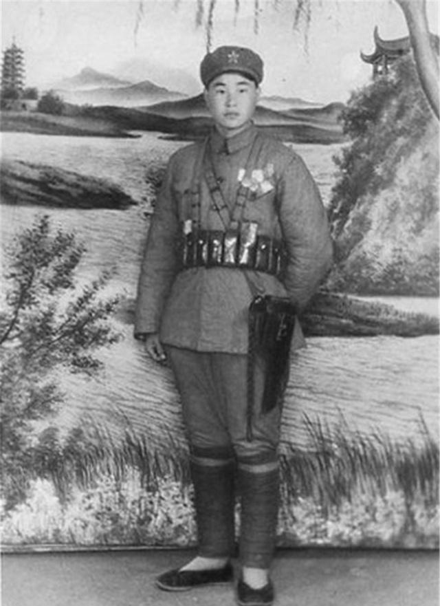 老照片:当年首长身边的保镖,看起来老实,实际上却是深藏不露