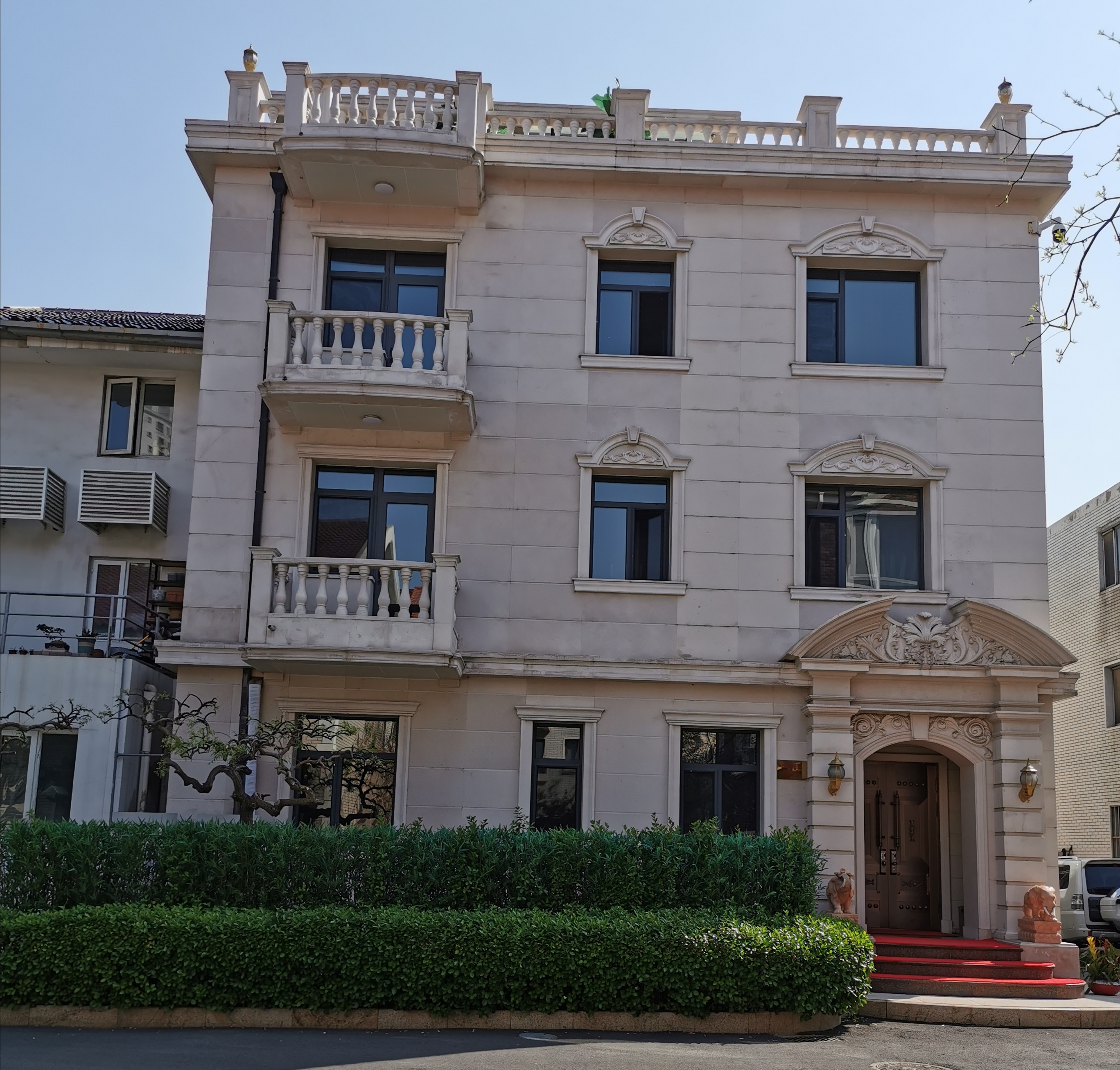 开发建设翠泉别墅小区