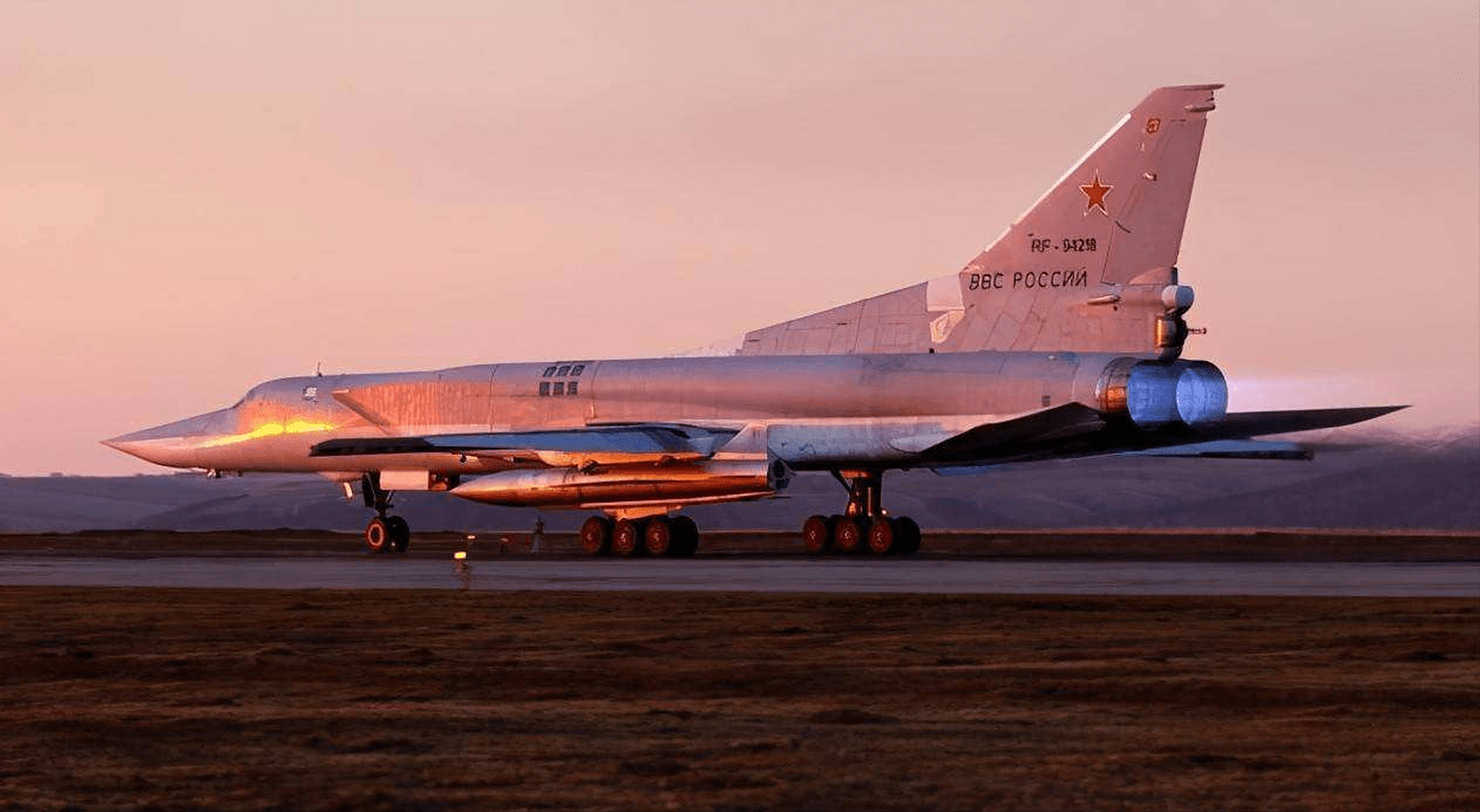 俄罗斯的国之重器,一架tu-22m3逆火远程战略轰炸机,惨遭乌克兰无人机