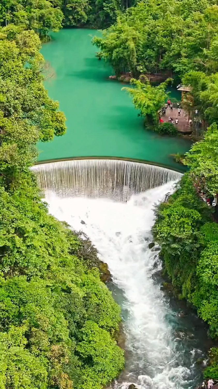 荔波小七孔:地球上的绿宝石,风景美如画!