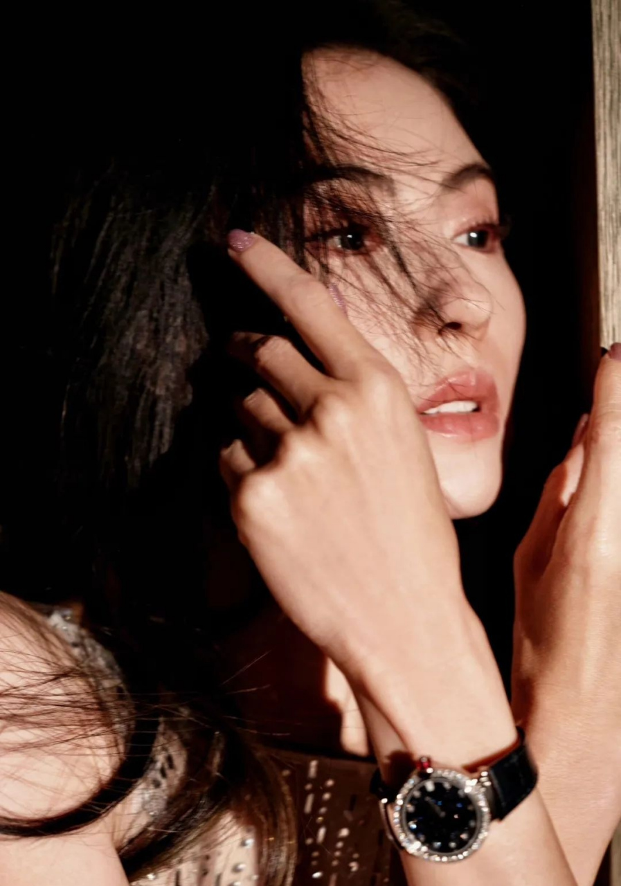 张柏芝大方回应:我的身体给观众看是值得的  #八卦娱乐明星#  张柏芝