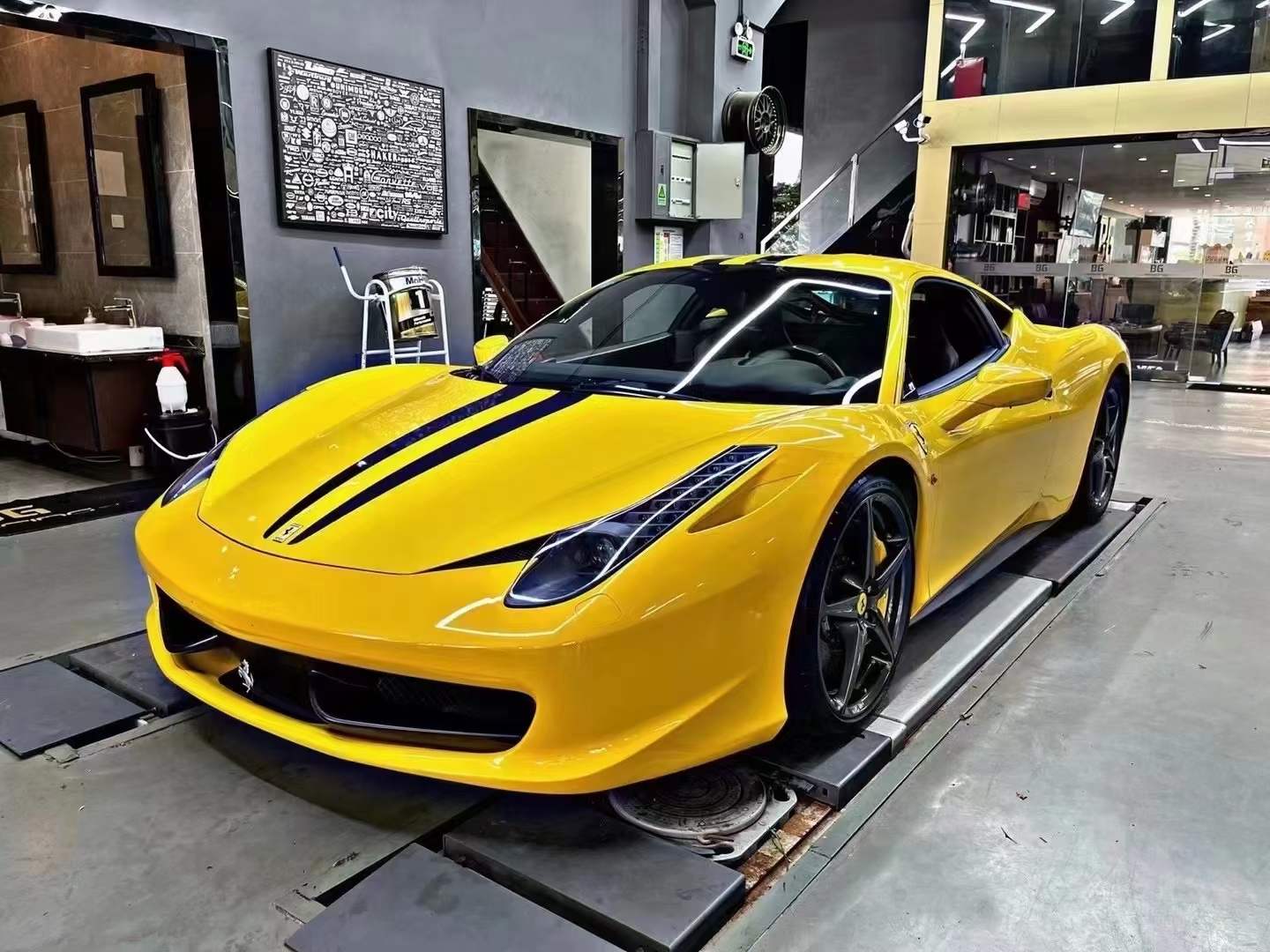 全款90万德版法拉利f458 最顶配准新车况