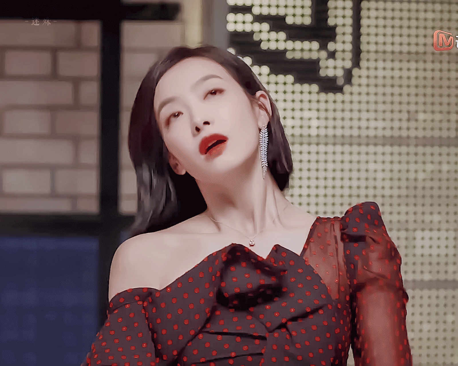 没想到宋茜秦岚算竞品,专攻轻熟女都市,姐弟恋市场她俩算是头部了,都