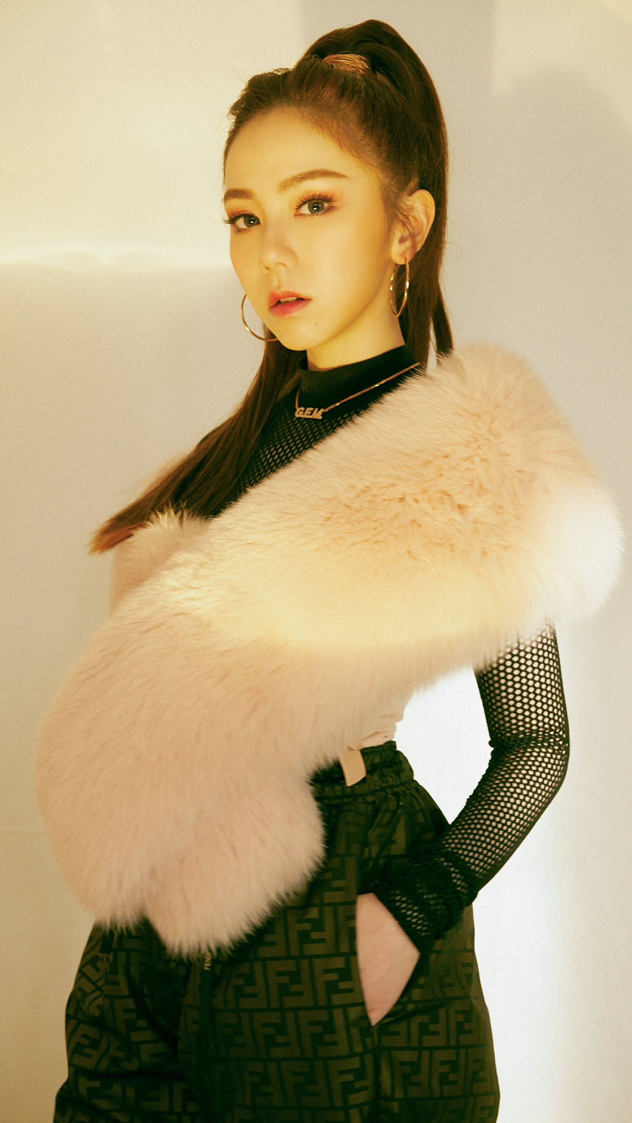 歌手邓紫棋,铁肺歌后,实力唱将,淡妆清纯漂亮,请看美照