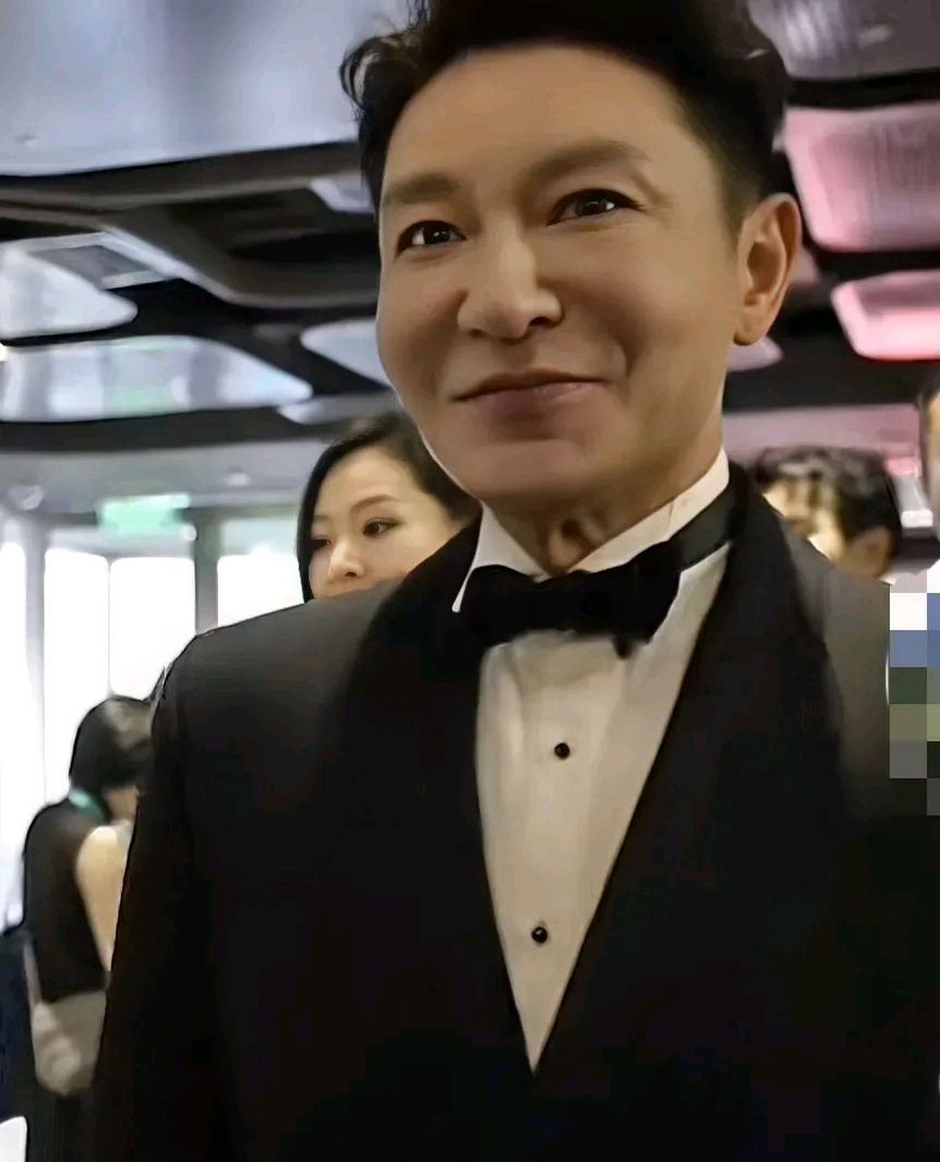 李宗翰近照大变样,表情怪异满脸高科技,网友直呼不敢信  许久不见的