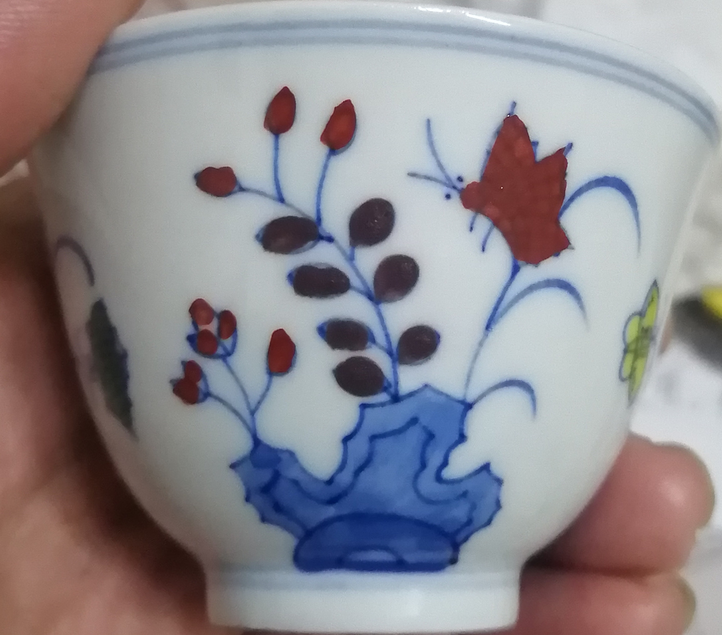 紫禁城有一件"国宝"三秋杯,它自带防伪技术,现代人竟无法仿照