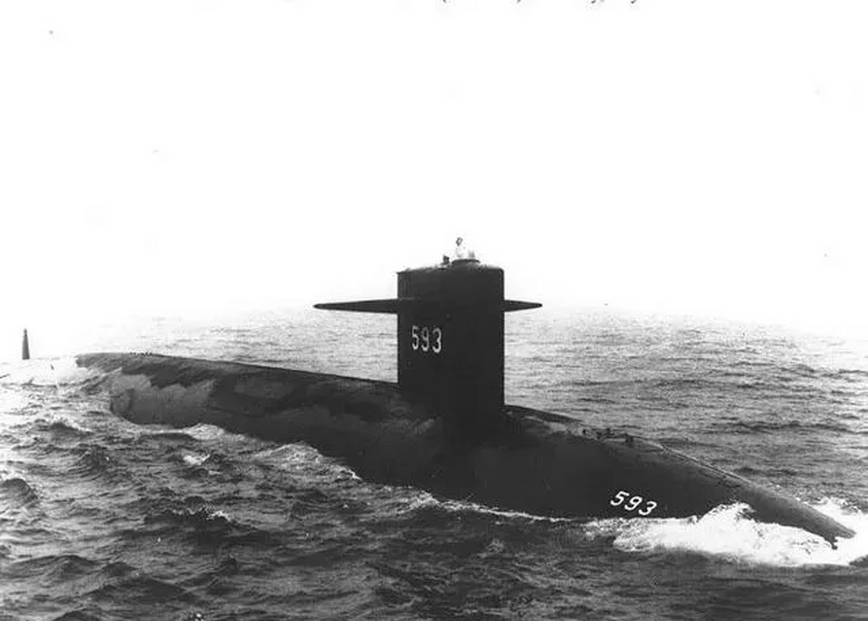 1963年4月10日,美国"长尾鲨"号核动力潜艇在南非好望角离岸408公里的