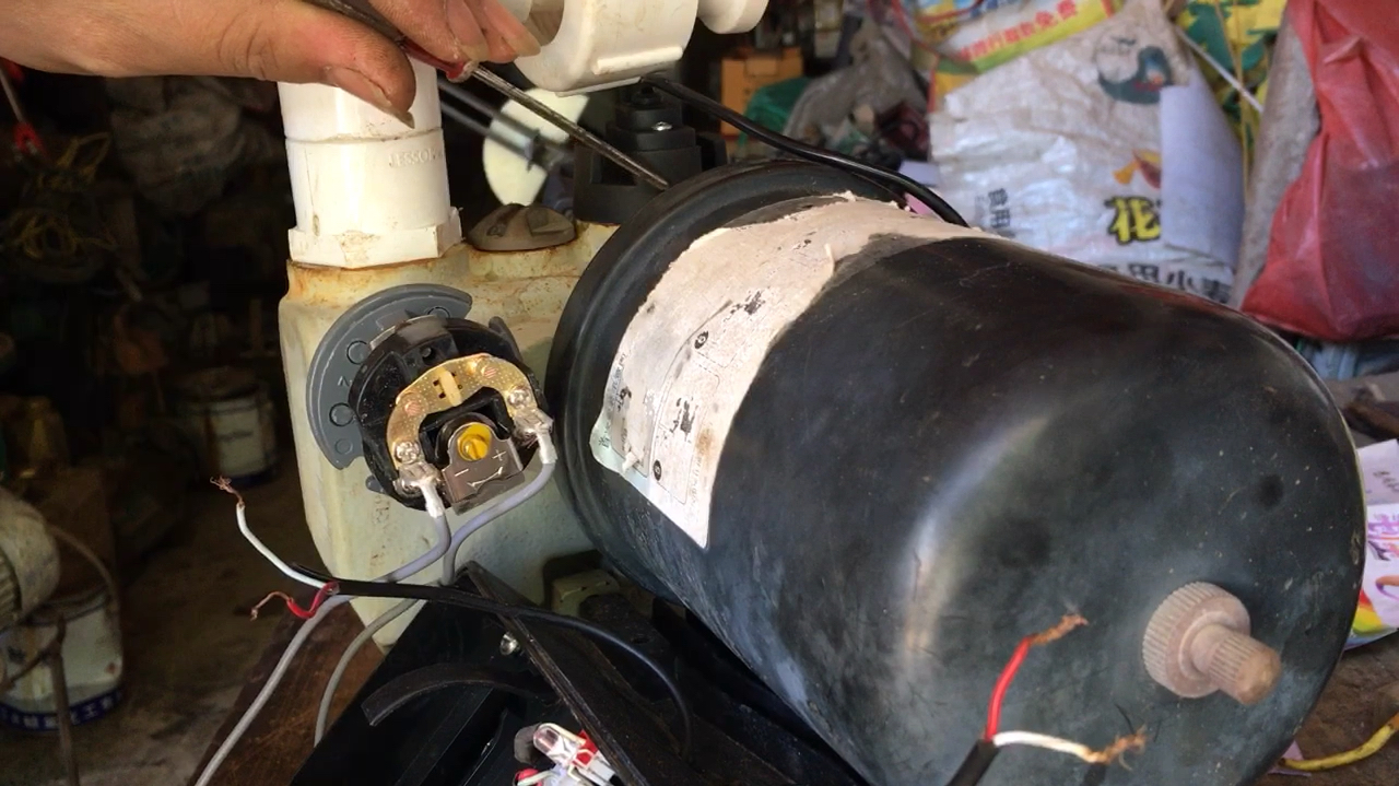 介绍增压泵工作原理,通电不转关水龙头也不停知道哪里出问题了