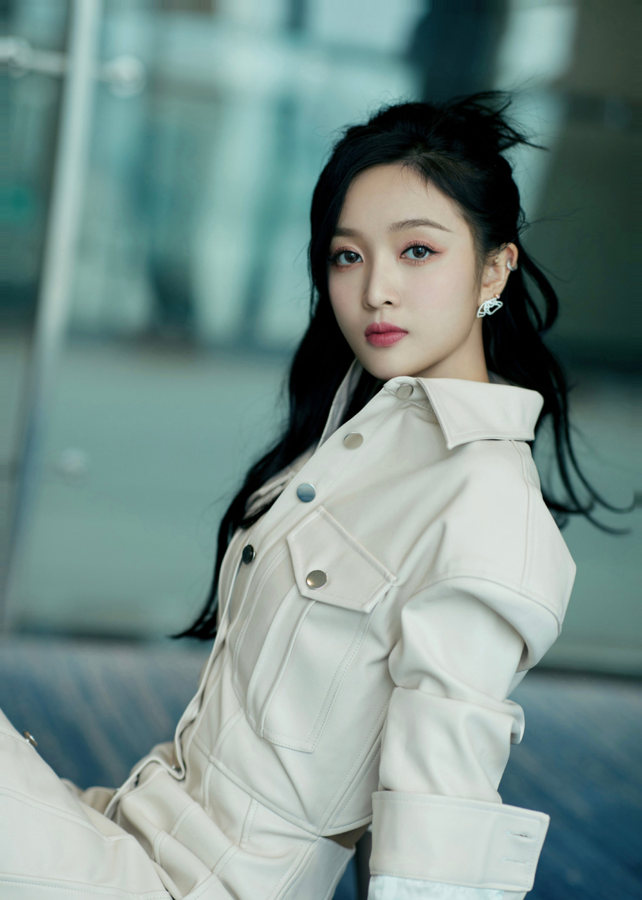 气质高雅,倾国倾城!#明星# #美女# #吴宣仪