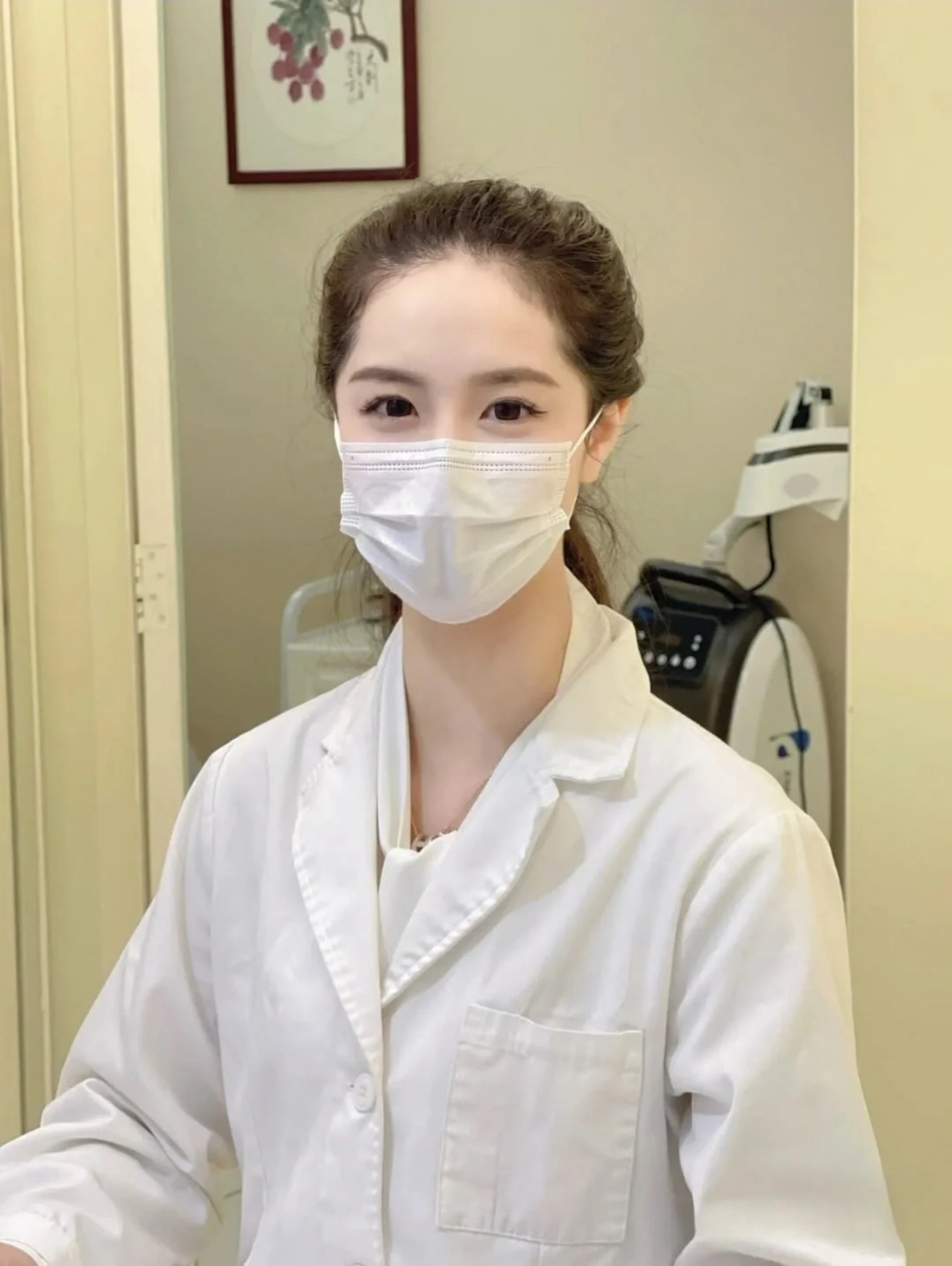 文静美女# 超美的牙医,医生我又想拔牙了!