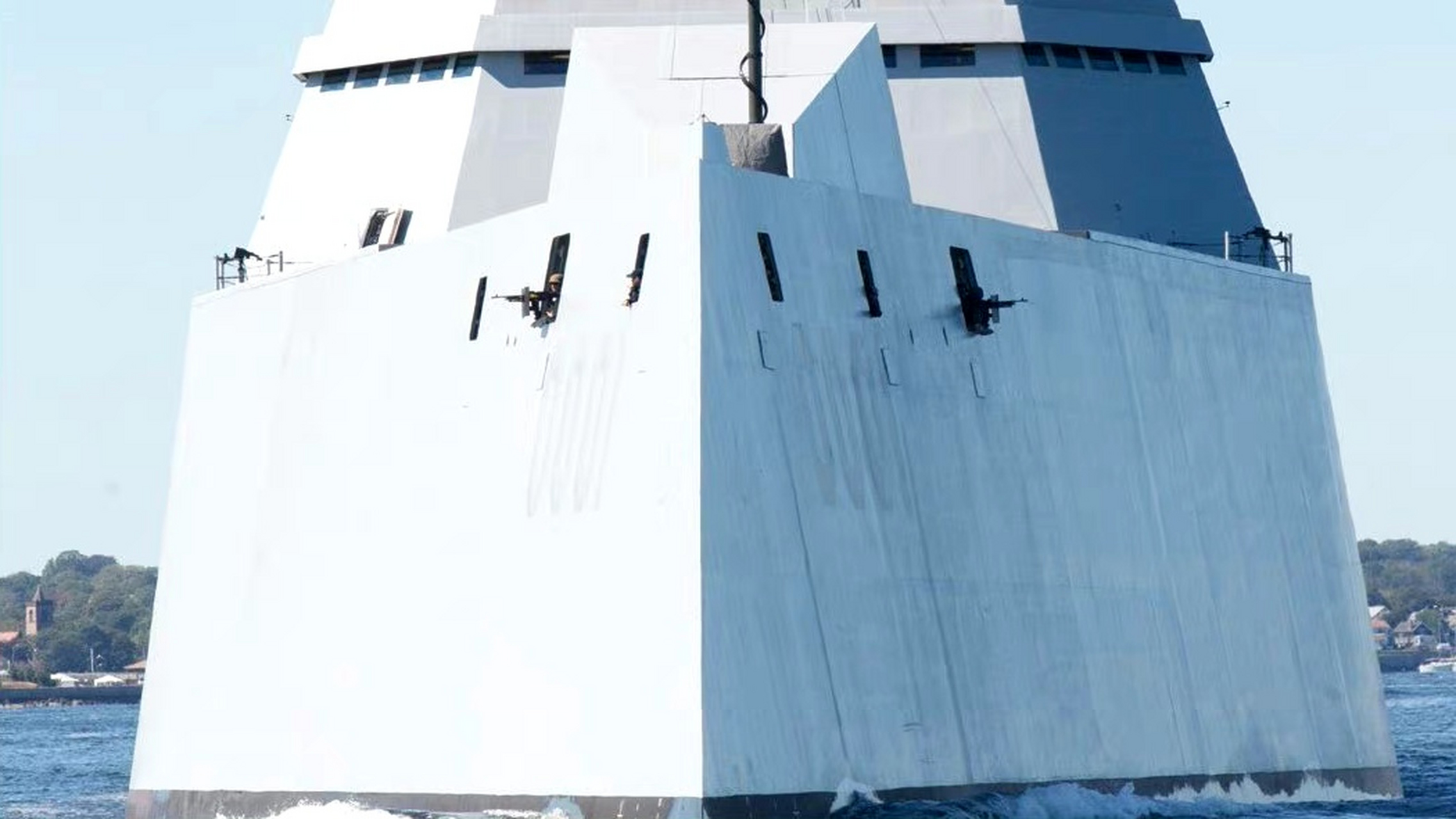 这两挺人力机关枪应该是朱姆沃尔特号上最可靠的攻击性武器了吧?