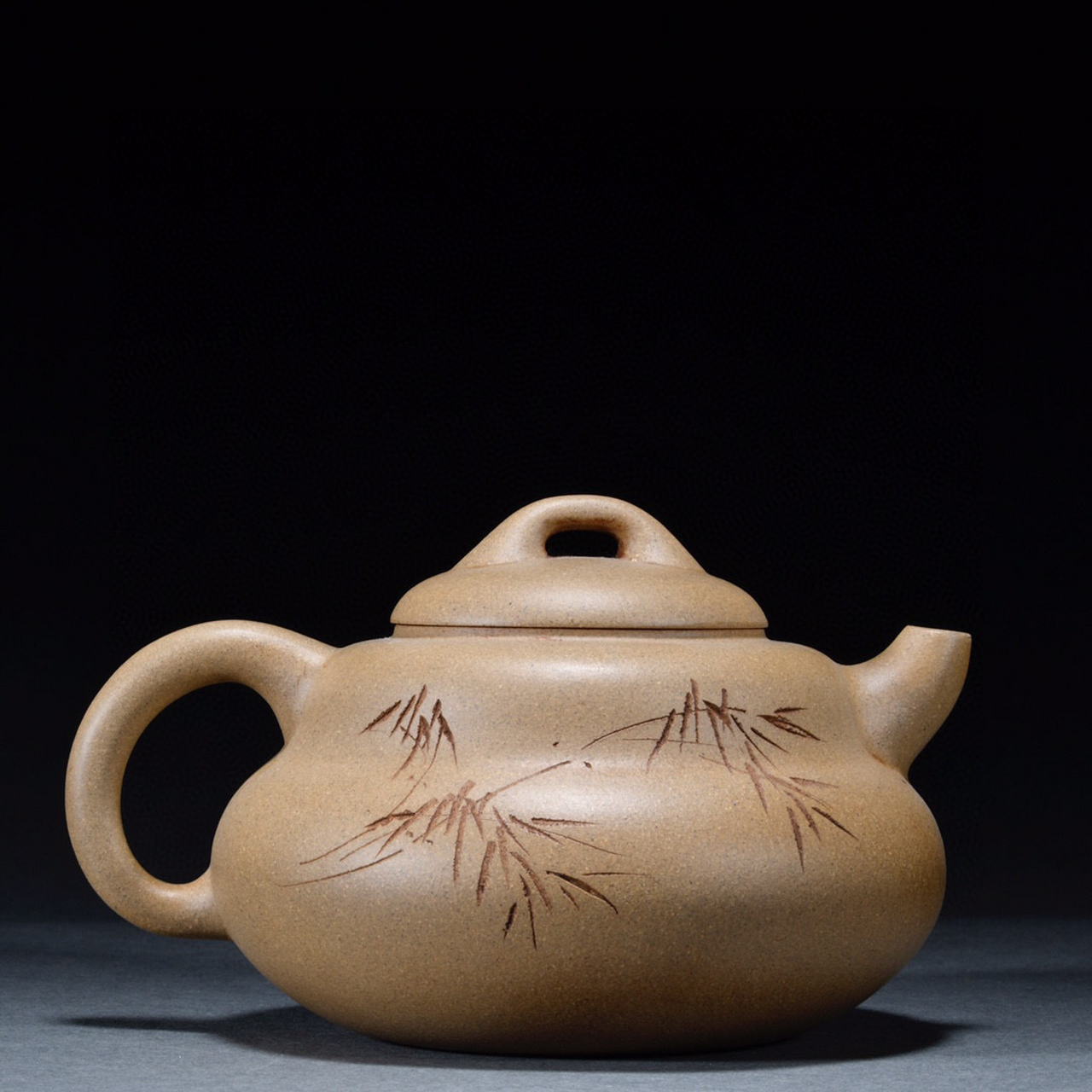 裴石民·紫砂竹节茶壶 规格:高9cm 宽15.2cm