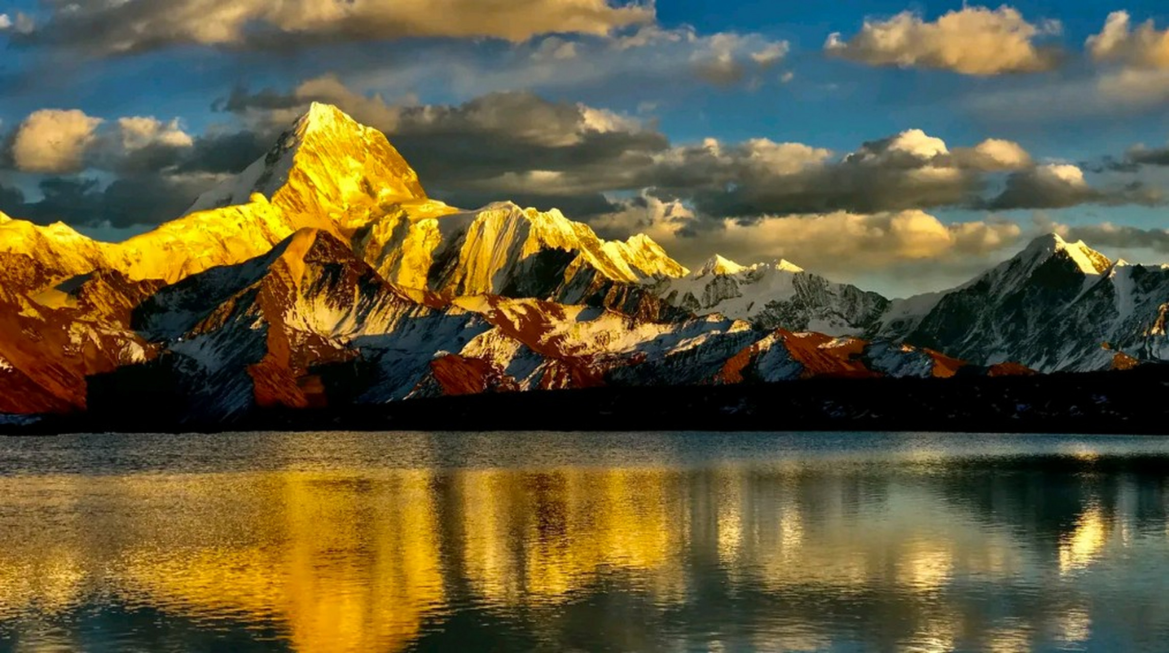 拍于四川甘孜康定贡嘎山乡冷