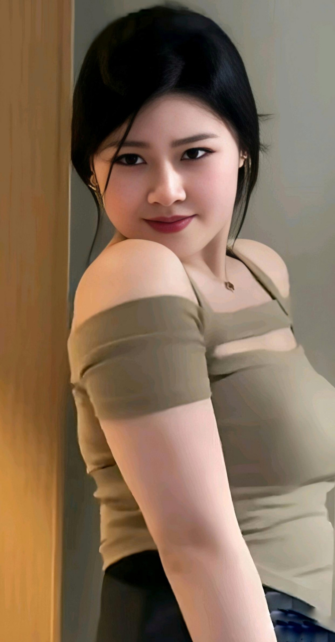 三个丰腴健硕的性感女人,大家最喜欢谁?#微胖才是极品