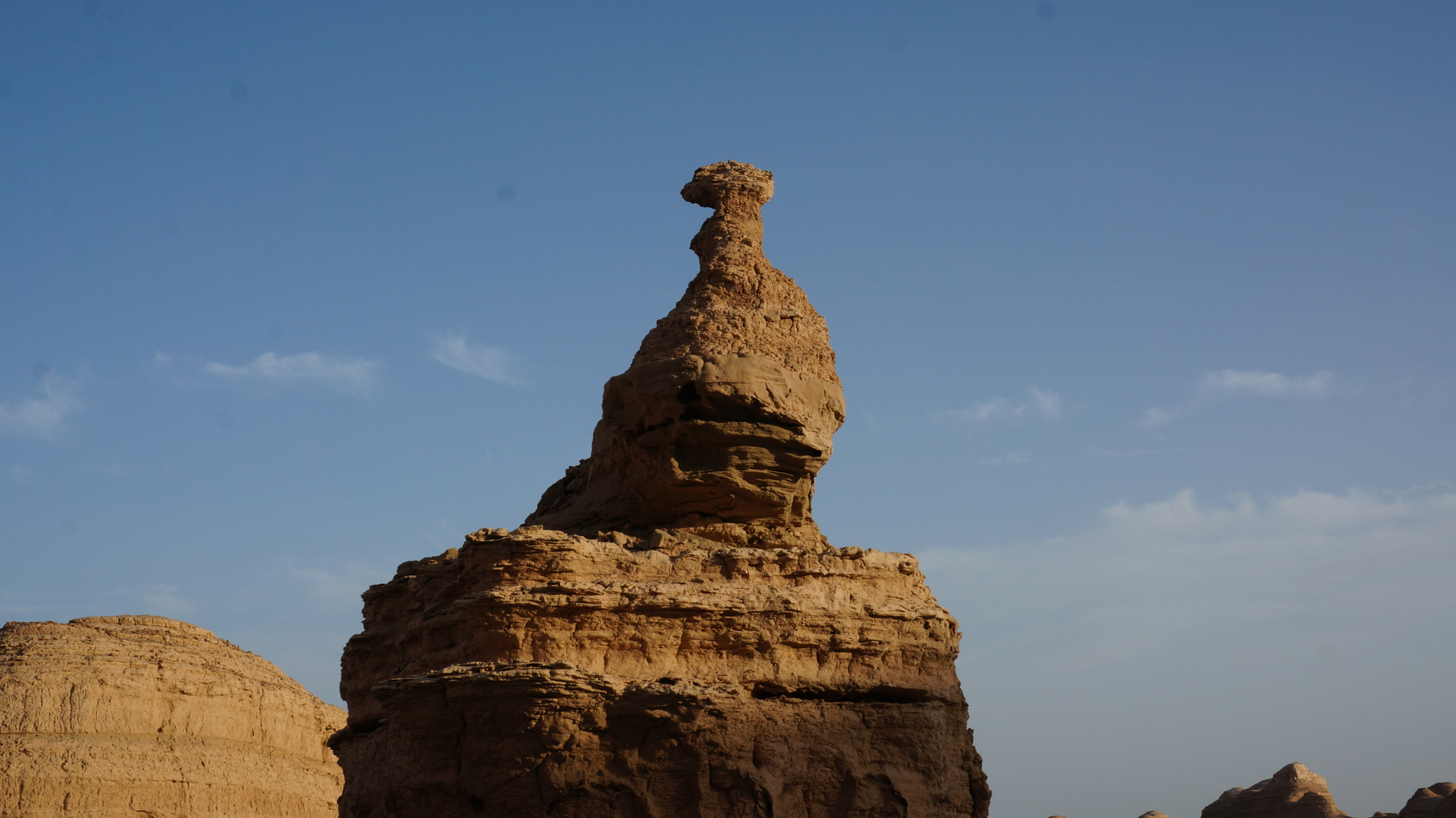 敦煌雅丹地貌——孔雀开屏 雅丹地貌群是一座大自然的雕塑博物馆,是