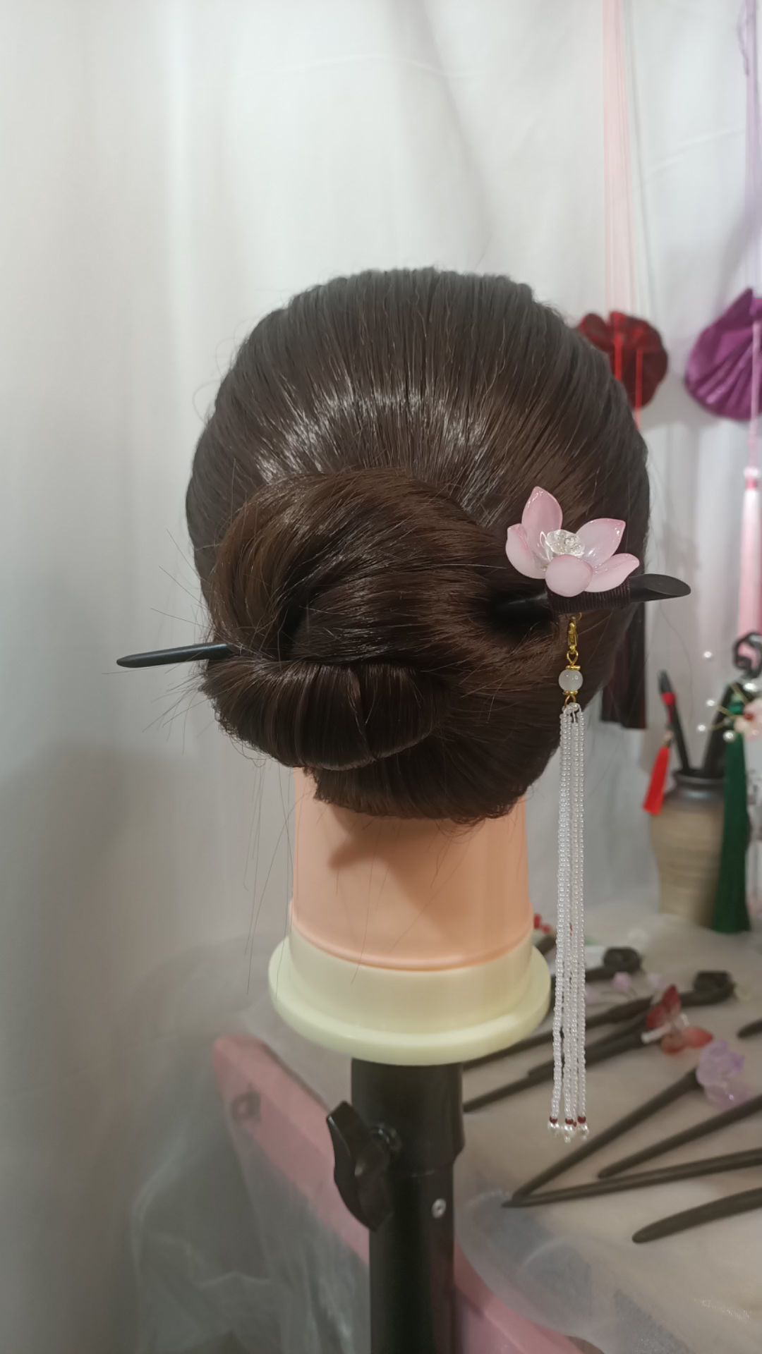 荷花发簪绾一个温柔的发型,你一整天都是美美的