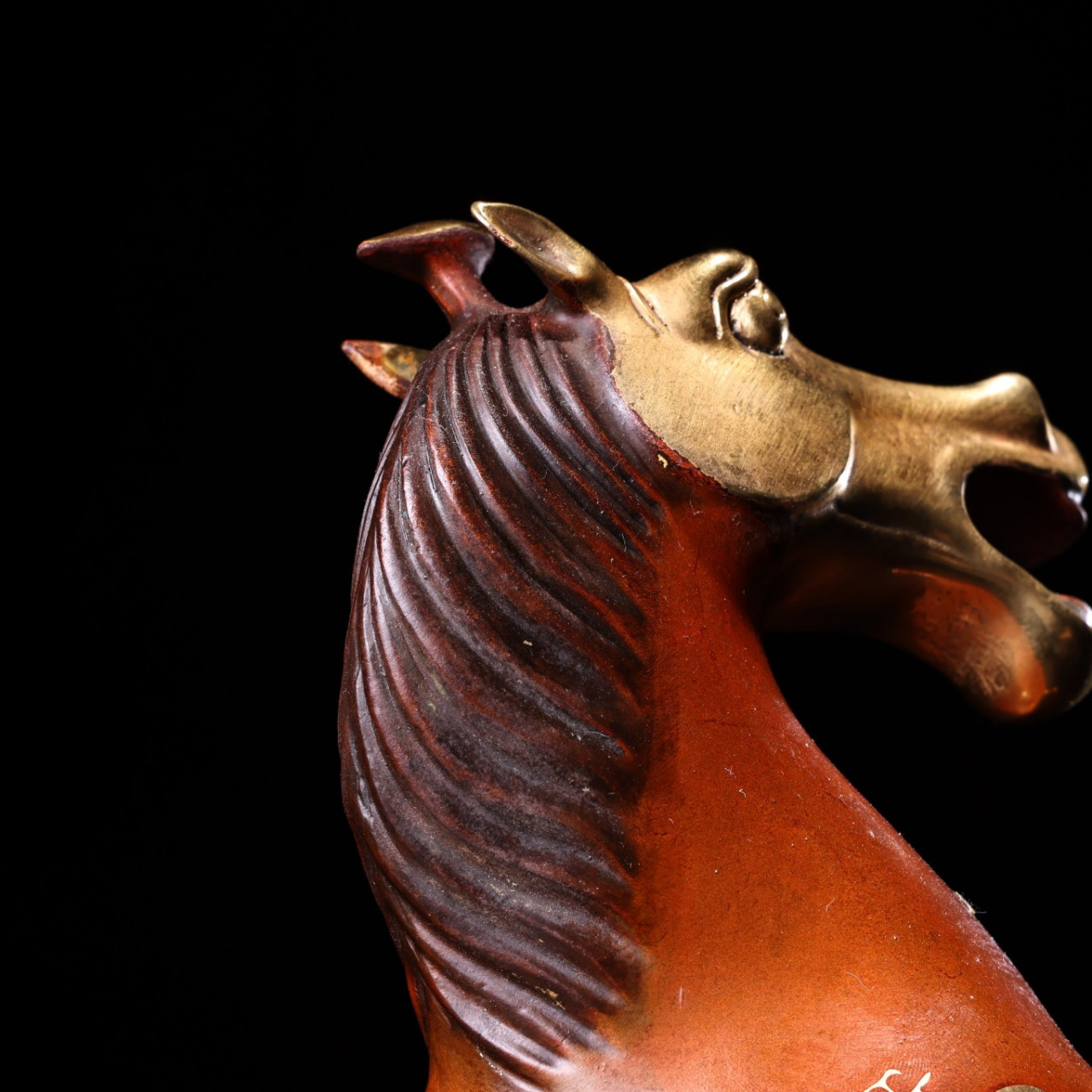 珍品旧藏纯铜高浮雕錾刻鎏金鎏银马踏飞燕 工艺精湛   造型精美