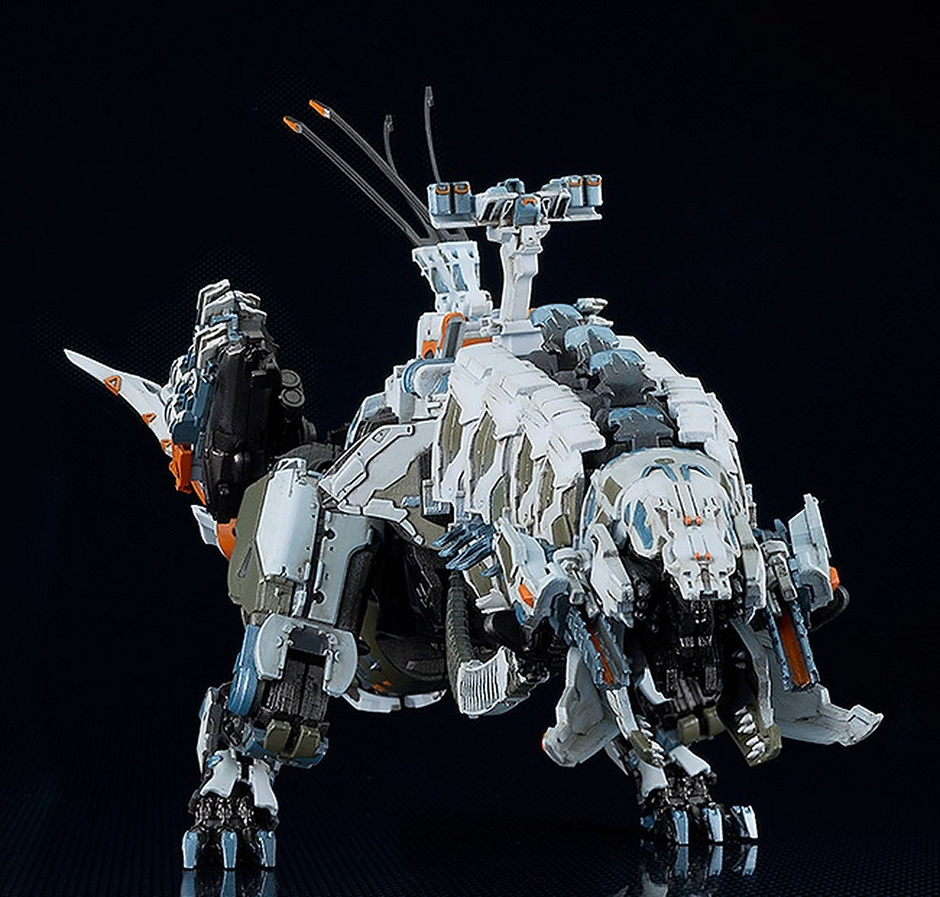 模型欣赏:gsc moderoid 地平线:西之绝境 机械兽闪电颚,全长约38厘米.