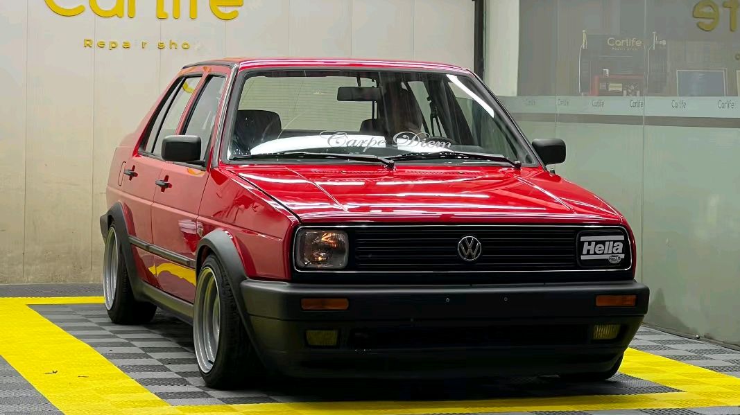 "方头"大众捷达:勾起回忆的经典大众车,细节设计与桑塔纳同步