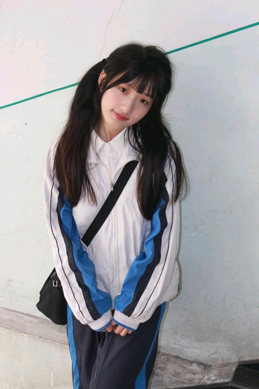 中学生有点早熟.