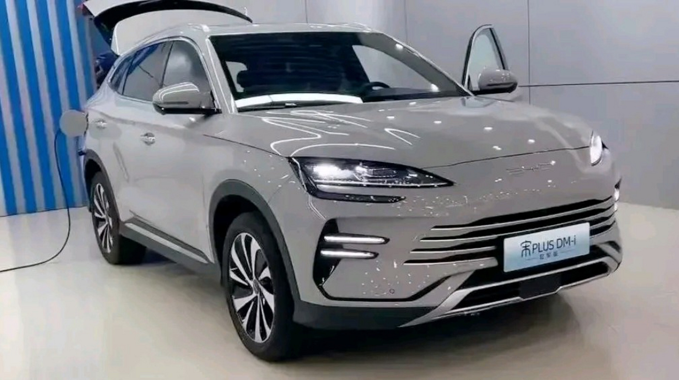 原来是我们都误会比亚迪设计师了,海洋宋plus dmi实车还是挺耐看的,车