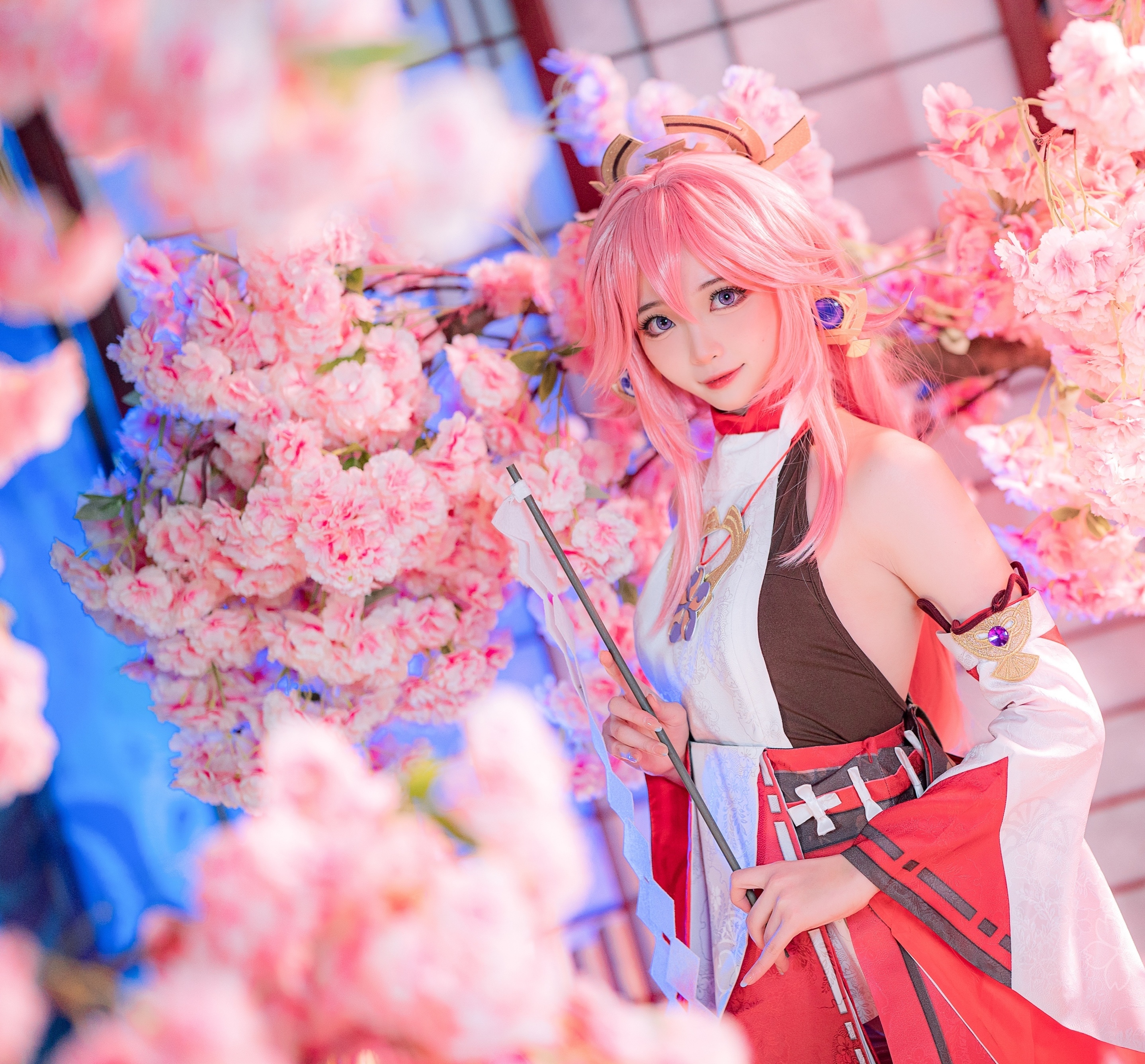 小姐姐cosplay的八重神子太美了,诱惑力满分,我承认我为她沦陷了