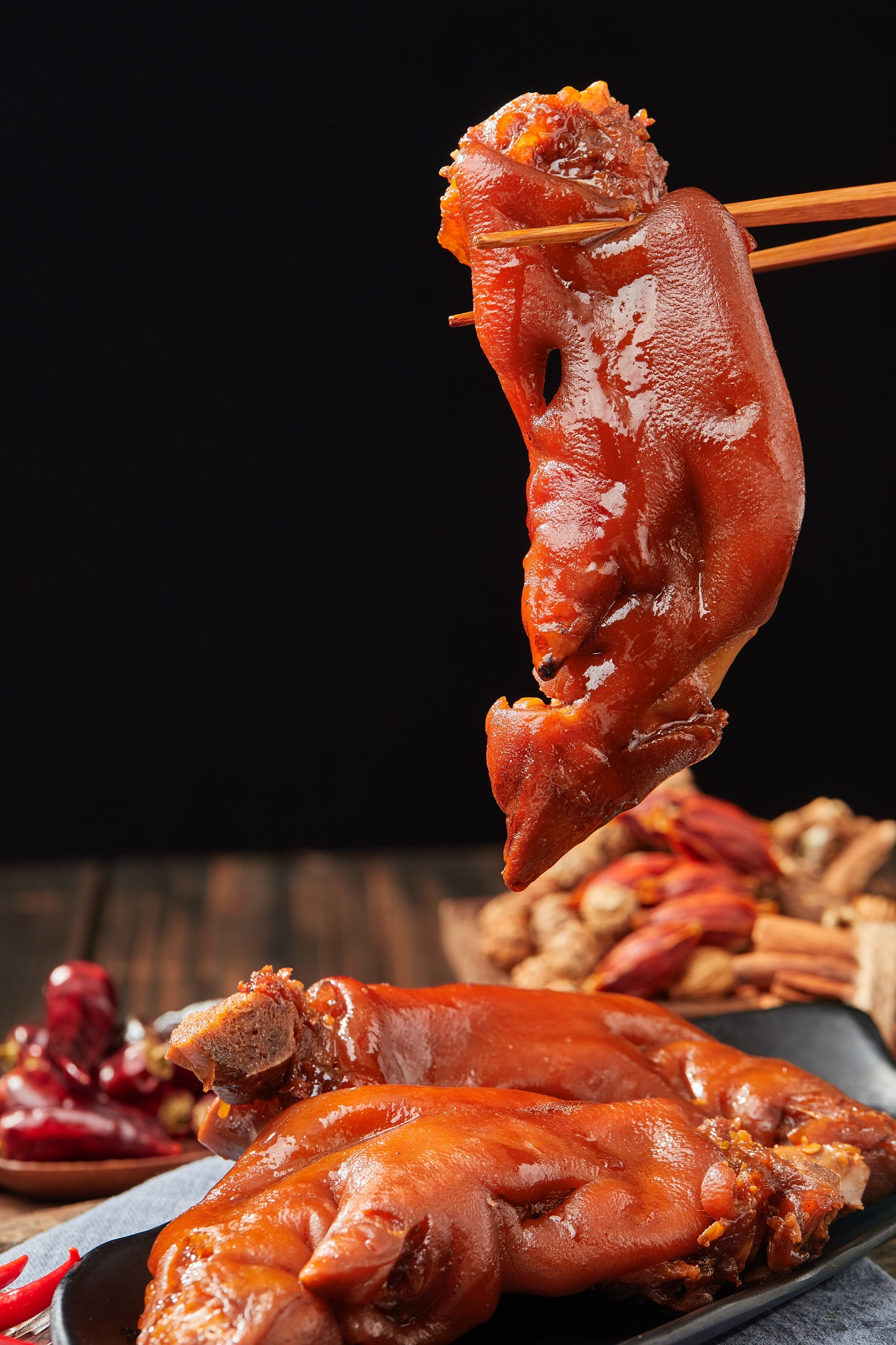 同为桂皮,肉桂与普通桂皮有啥不同?它们在烹饪中应用有什么差别