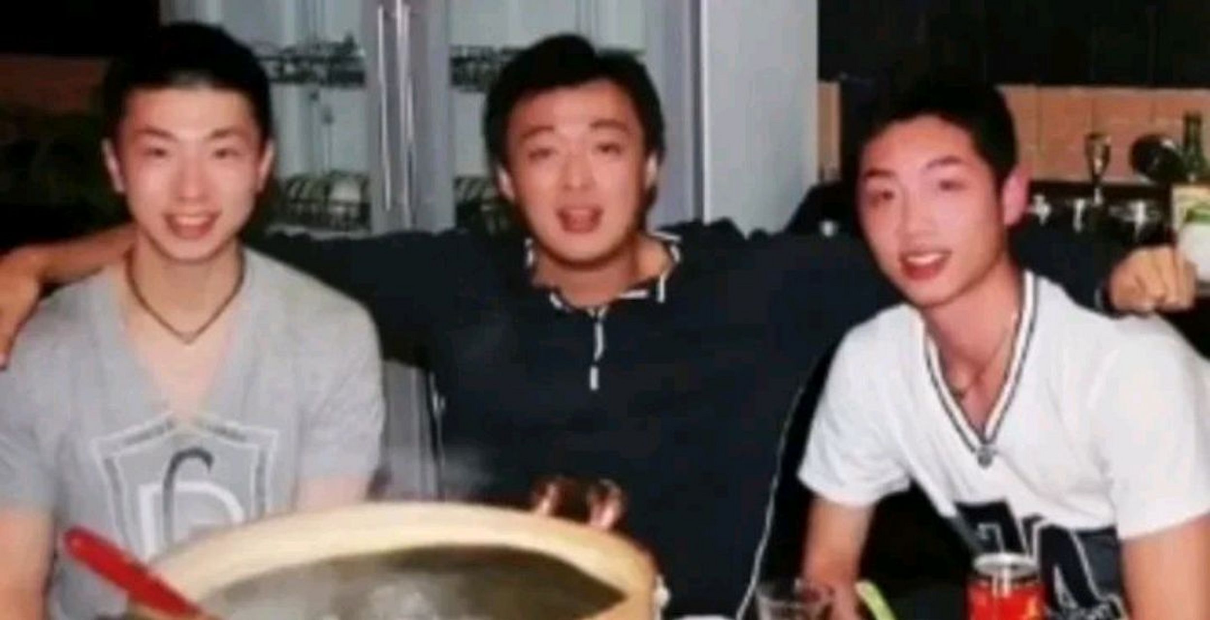 年轻的秦志戬带着小马龙和小许昕!