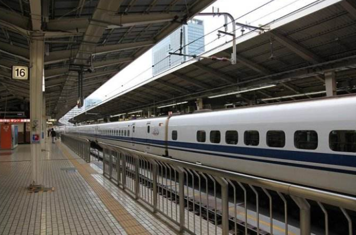 四川在建的一座一等站,规模为6台14线,预计明年建成承3条高铁