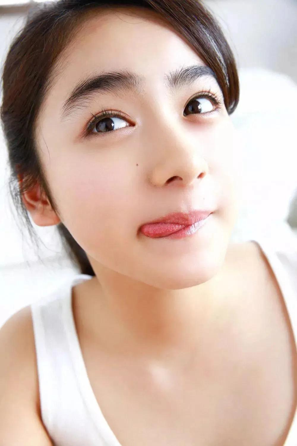 95后美少女平祐奈,娇俏迷人,令人怦然心动