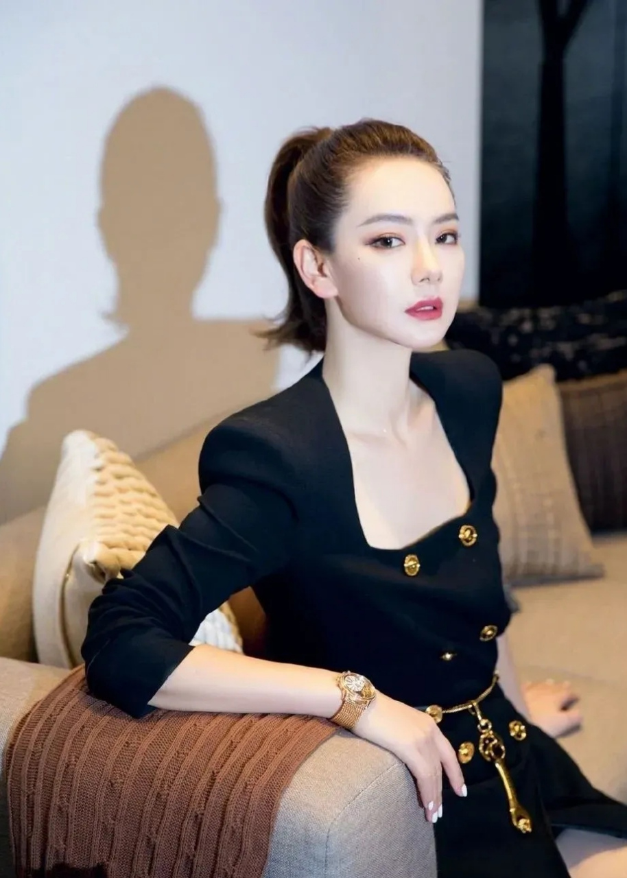 本以为戚薇女儿不是中国籍就是韩国籍,直到真正国籍曝光后,简直太让人