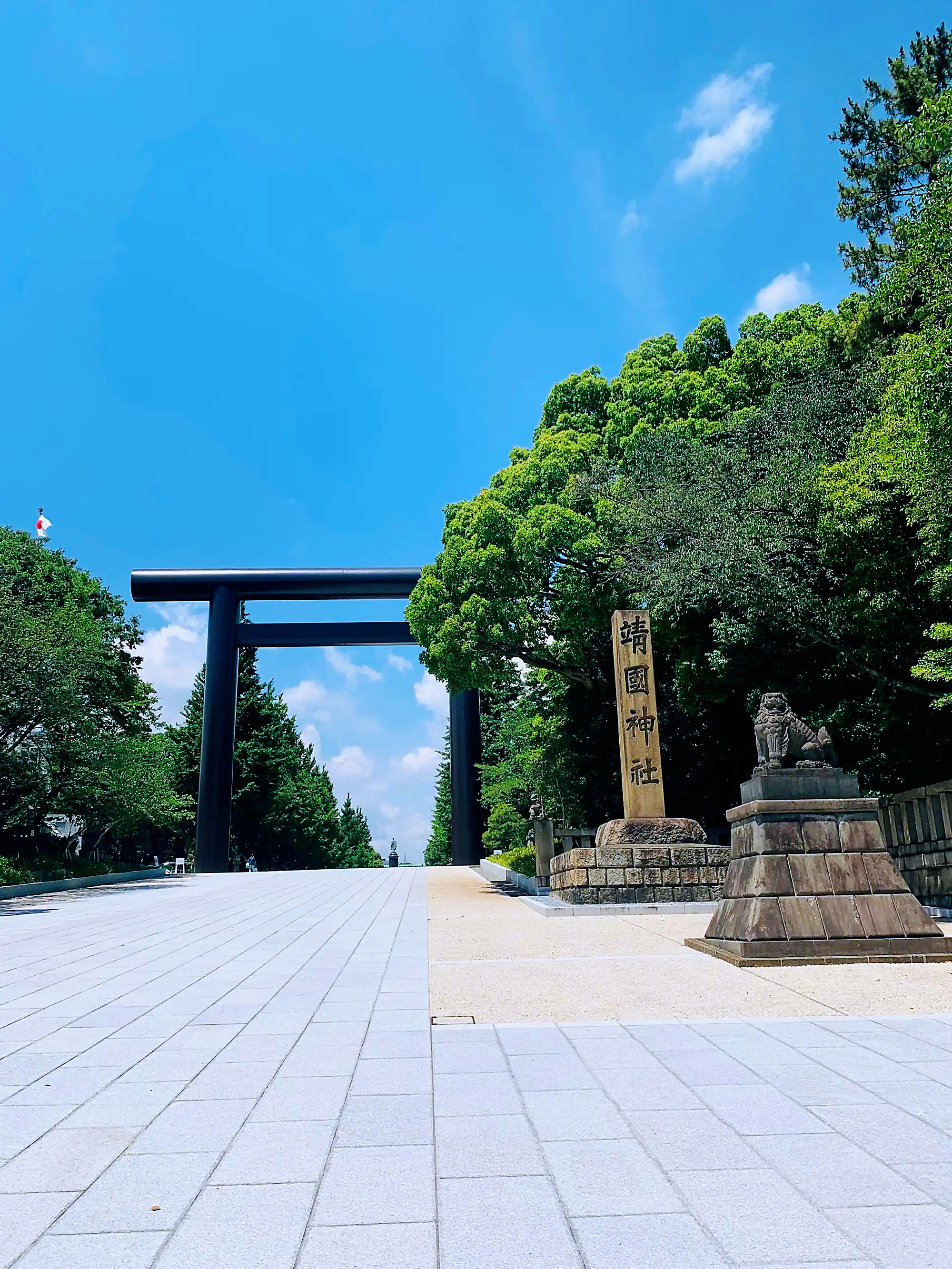 大连理工出版社用靖国神社做图书封面,工作人员轻描淡写予以回应