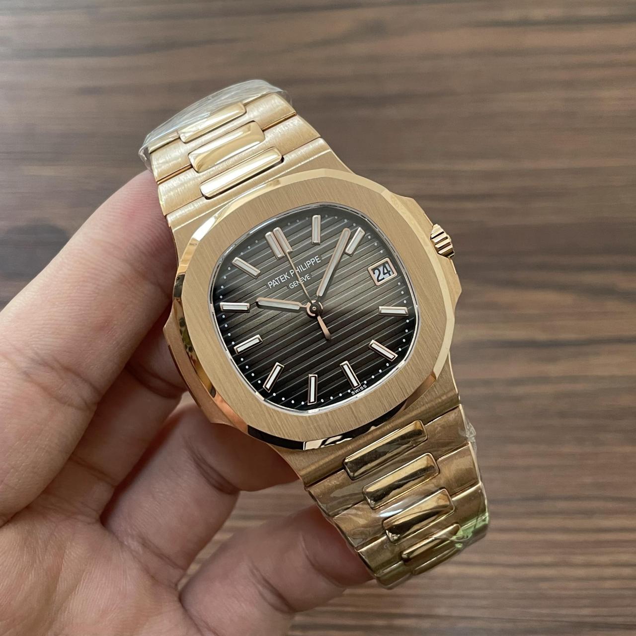 优雅的pp,鹦鹉螺5711r#手表# #百达翡丽# #时尚穿搭