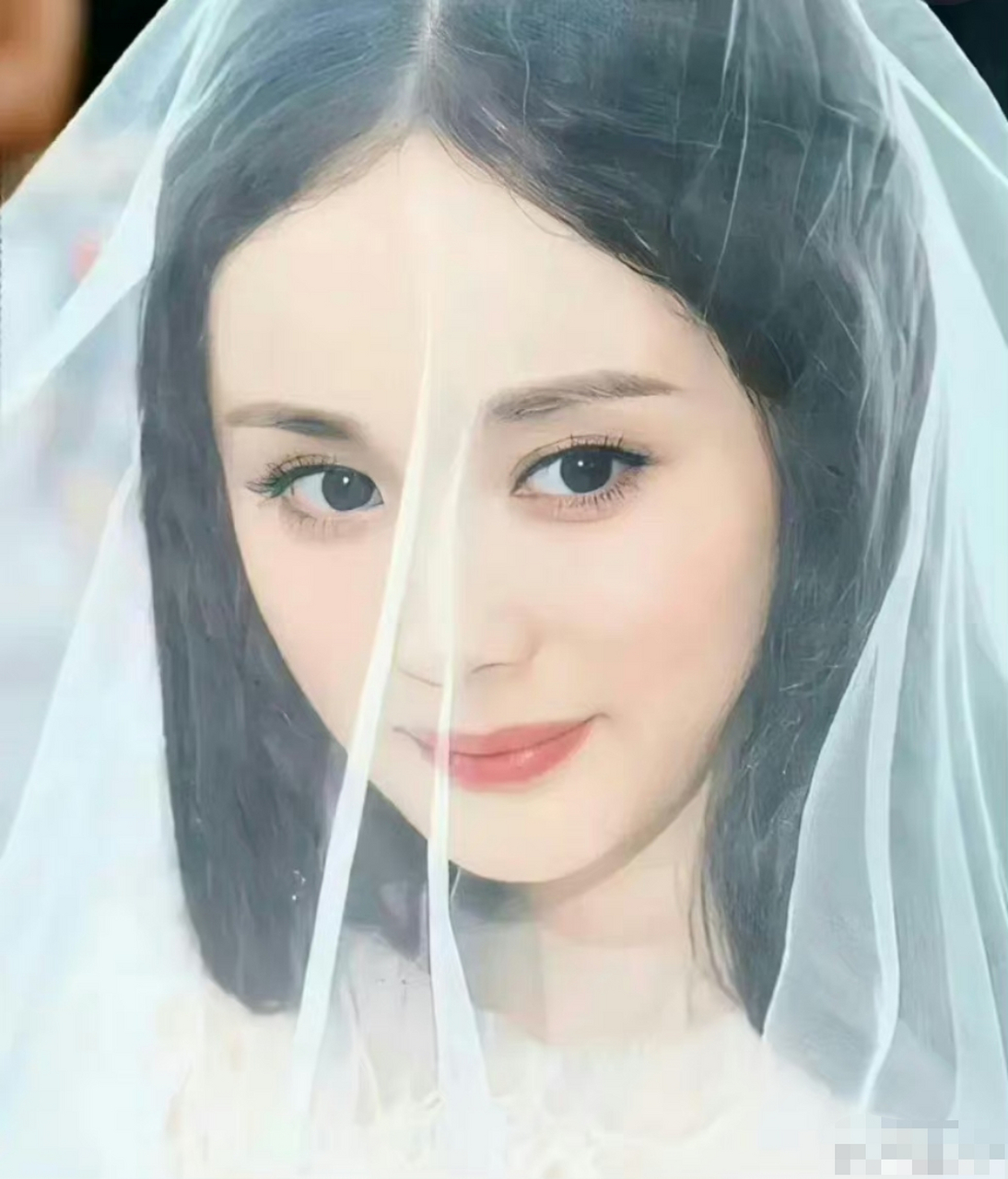 感叹下杨幂结婚时巨美# 有网友发出杨幂结婚照,感慨那个时候的大妹葺