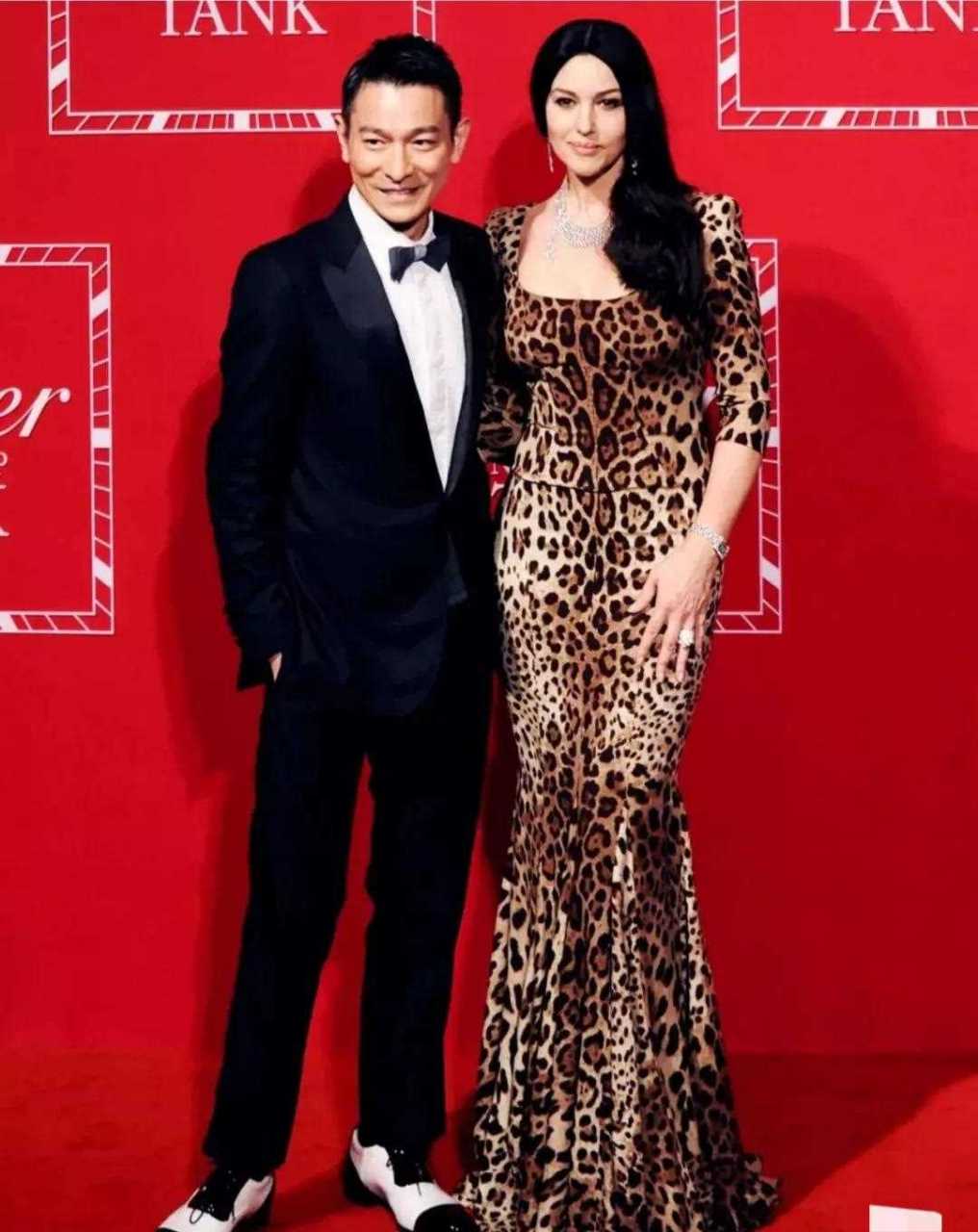 贝鲁奇出席活动时的合影.