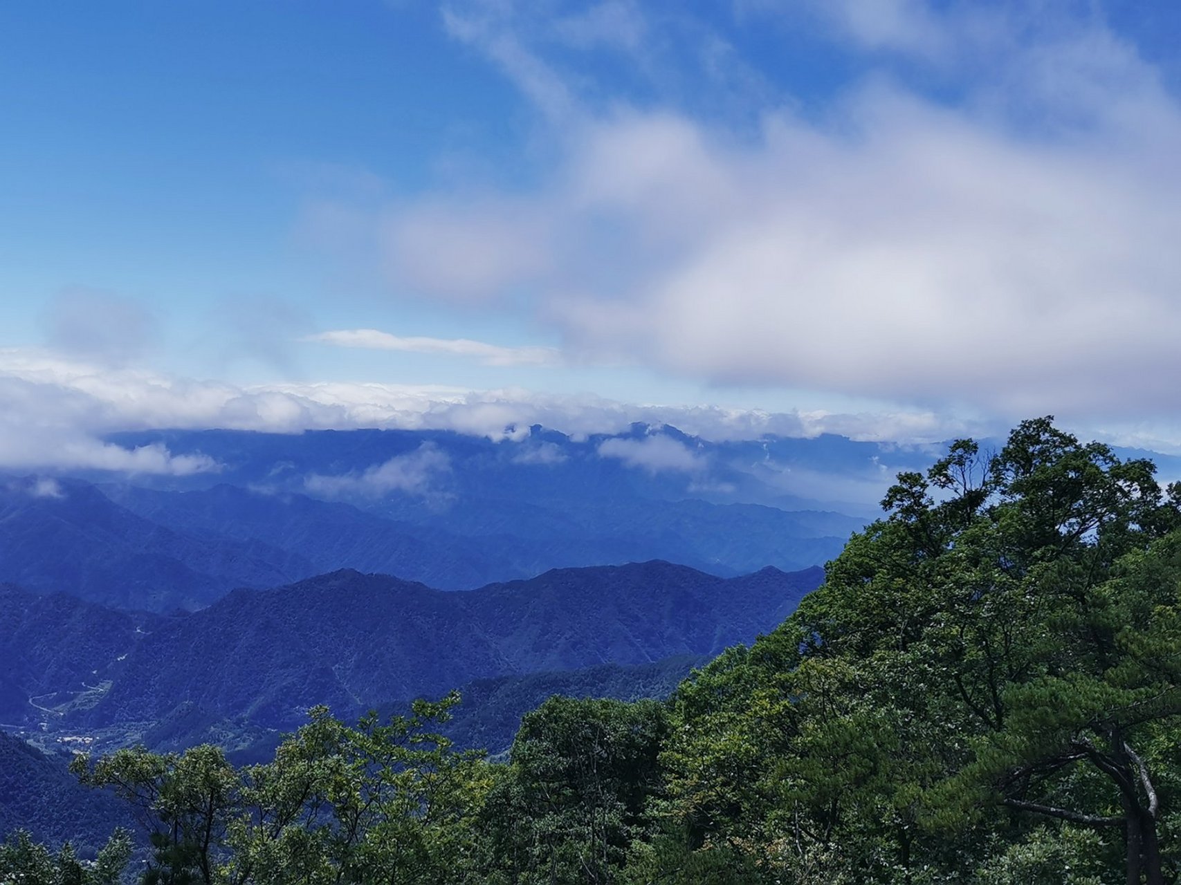 西安蓝田王顺山原名玉山,因大孝子王顺担土葬母于此而得名,著名的蓝田