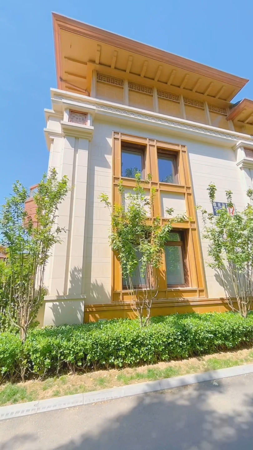 北京五环带院子独栋别墅,适合一家三代人居住.