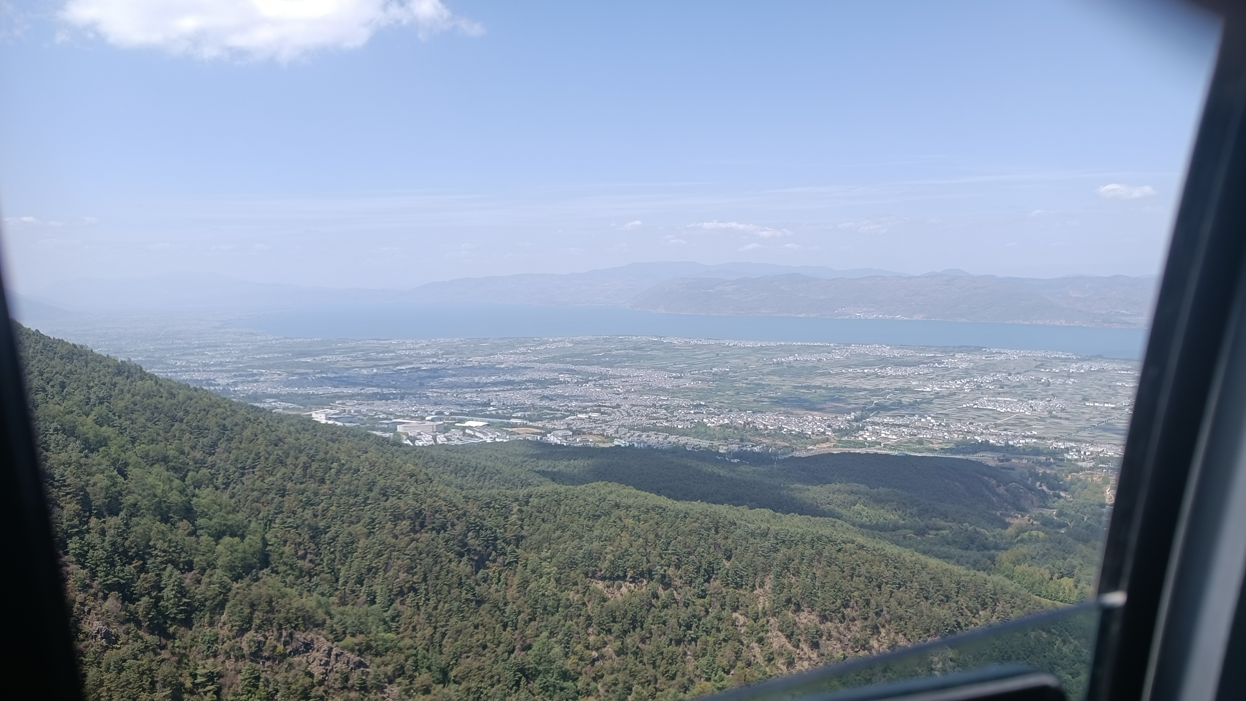 大理苍山俯瞰风景图