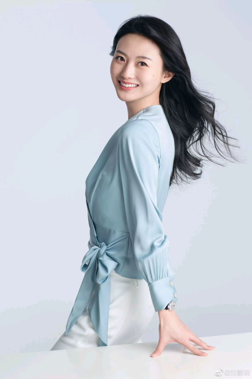 美女主持人刘颢玥