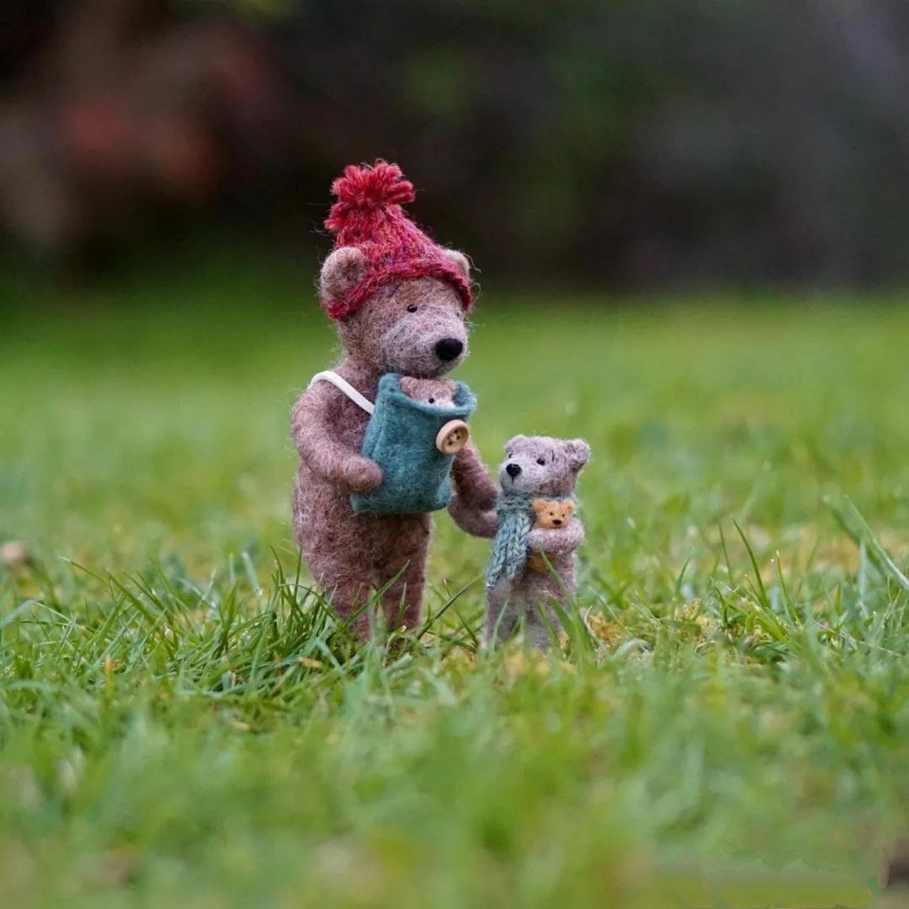 来自英国怀特岛的手工艺术家woodlanders02,将自己的羊毛毡动物作品