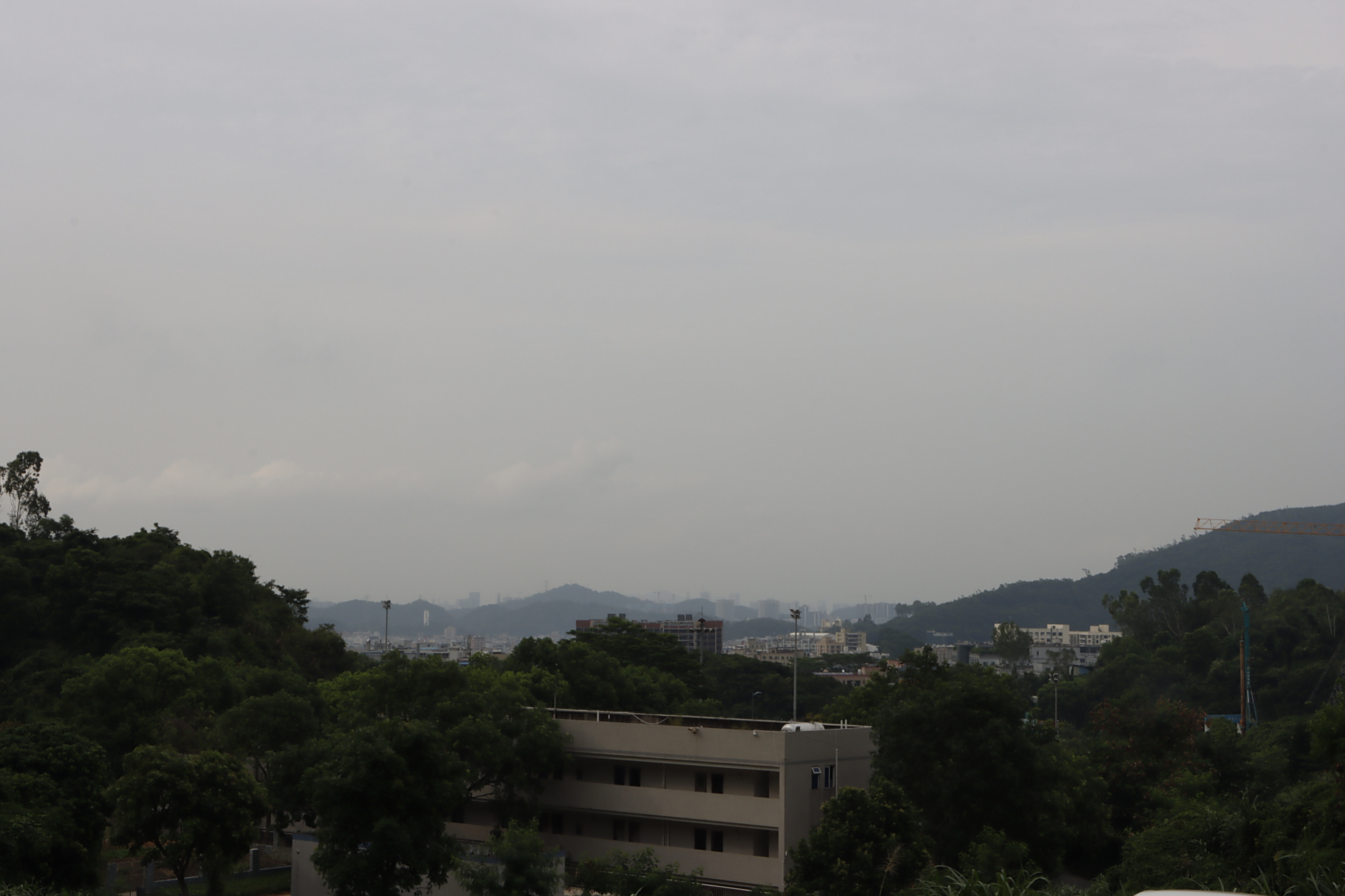 雨后的深圳西坑村
