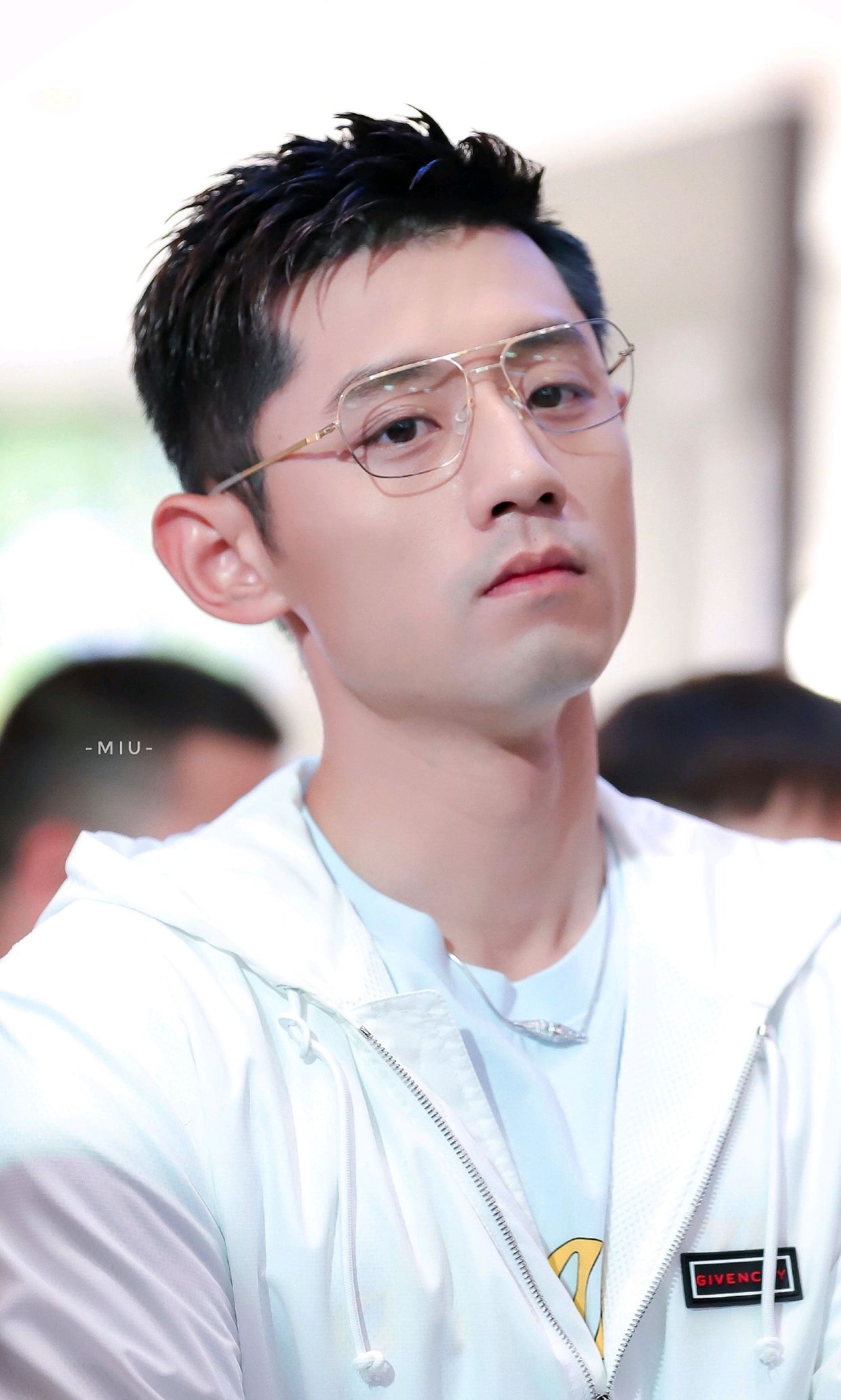 换对发型的张继科马龙又英俊了许多,两个搞体育的男人审美还真好