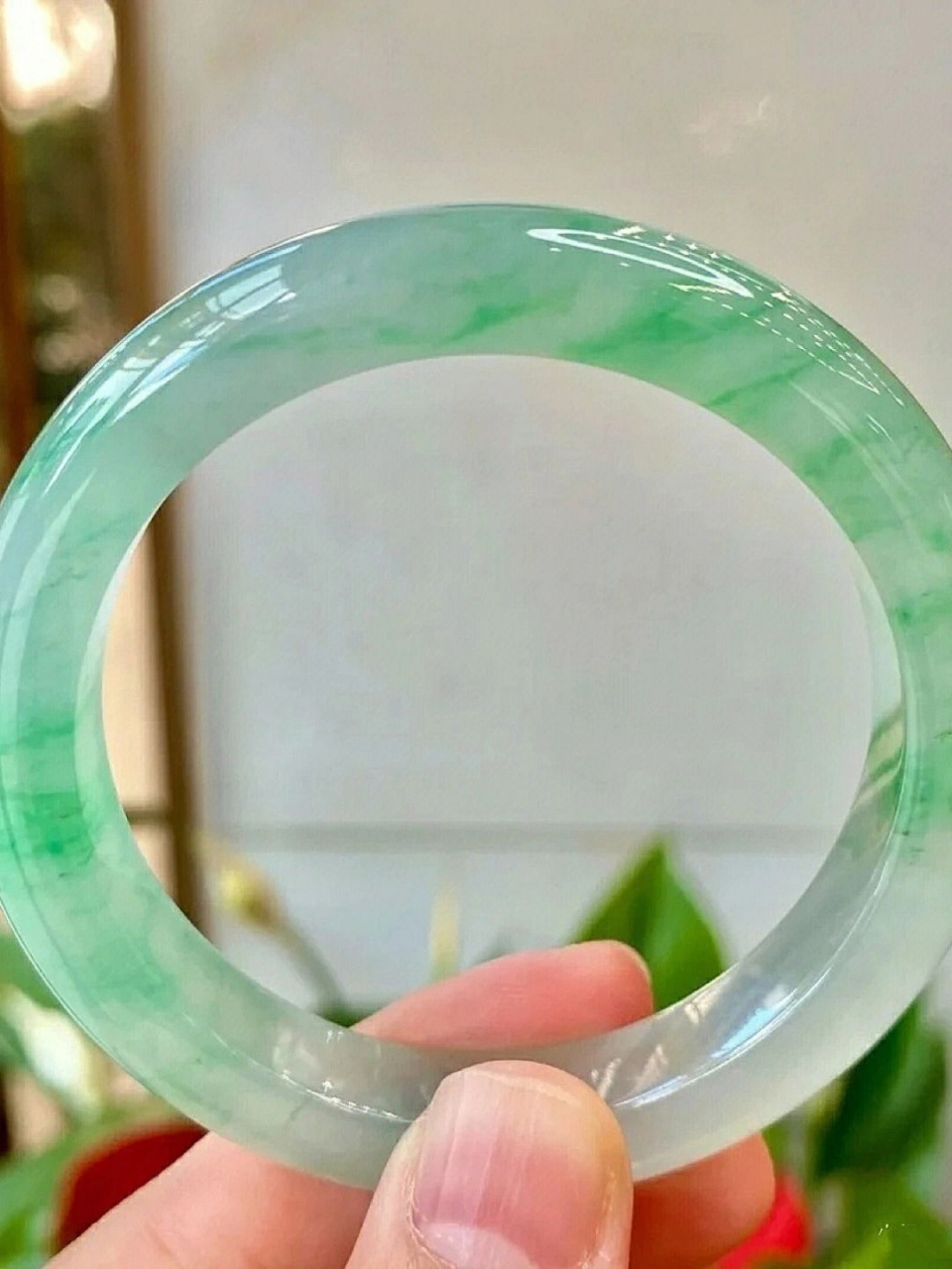 半山半水金丝绿翡翠手镯,冰种带绿,平安手镯#传统文化# #翡翠手镯