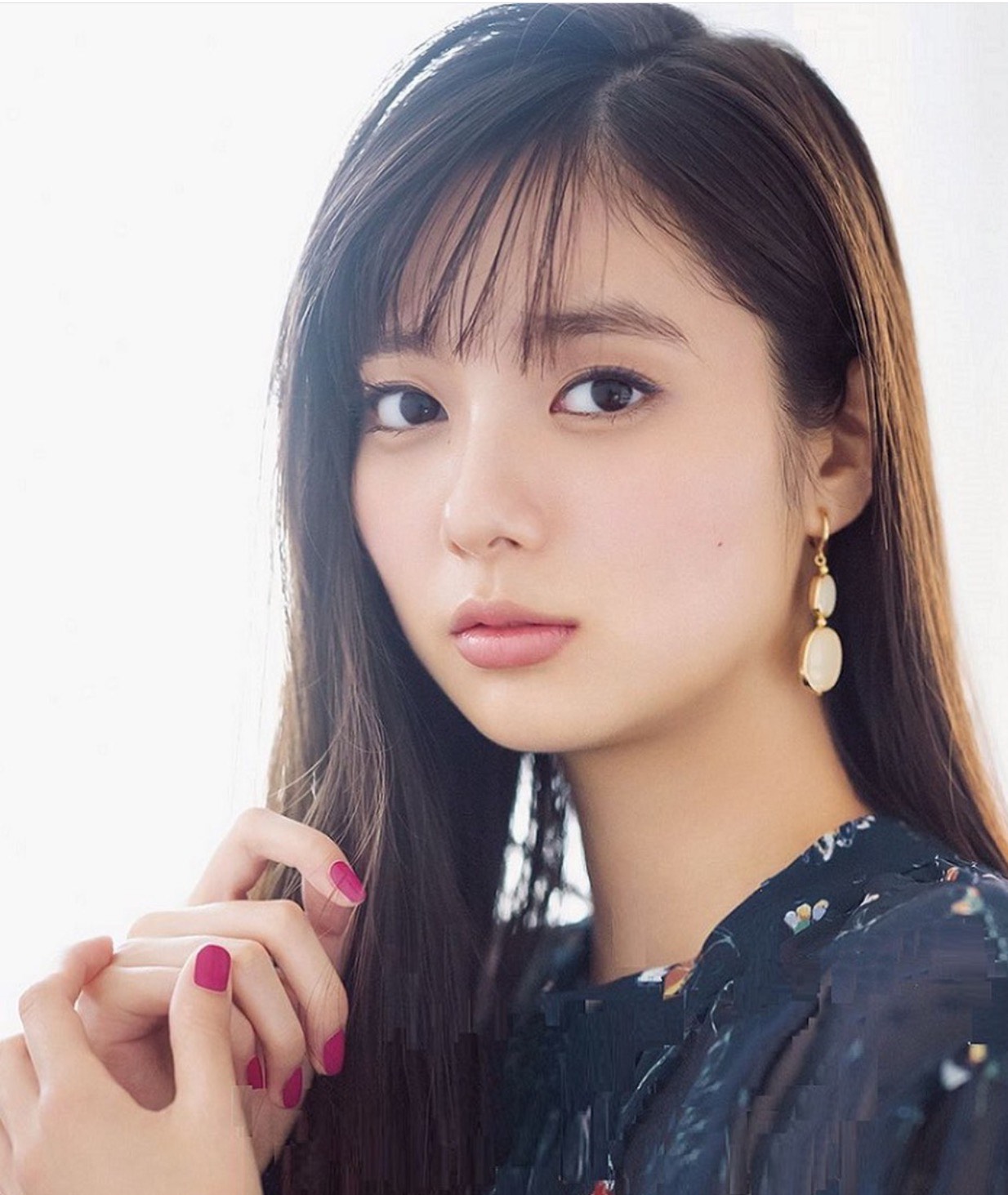 新川优爱这么高的颜值为何会选择嫁给比自己大九岁的大巴司机呢?