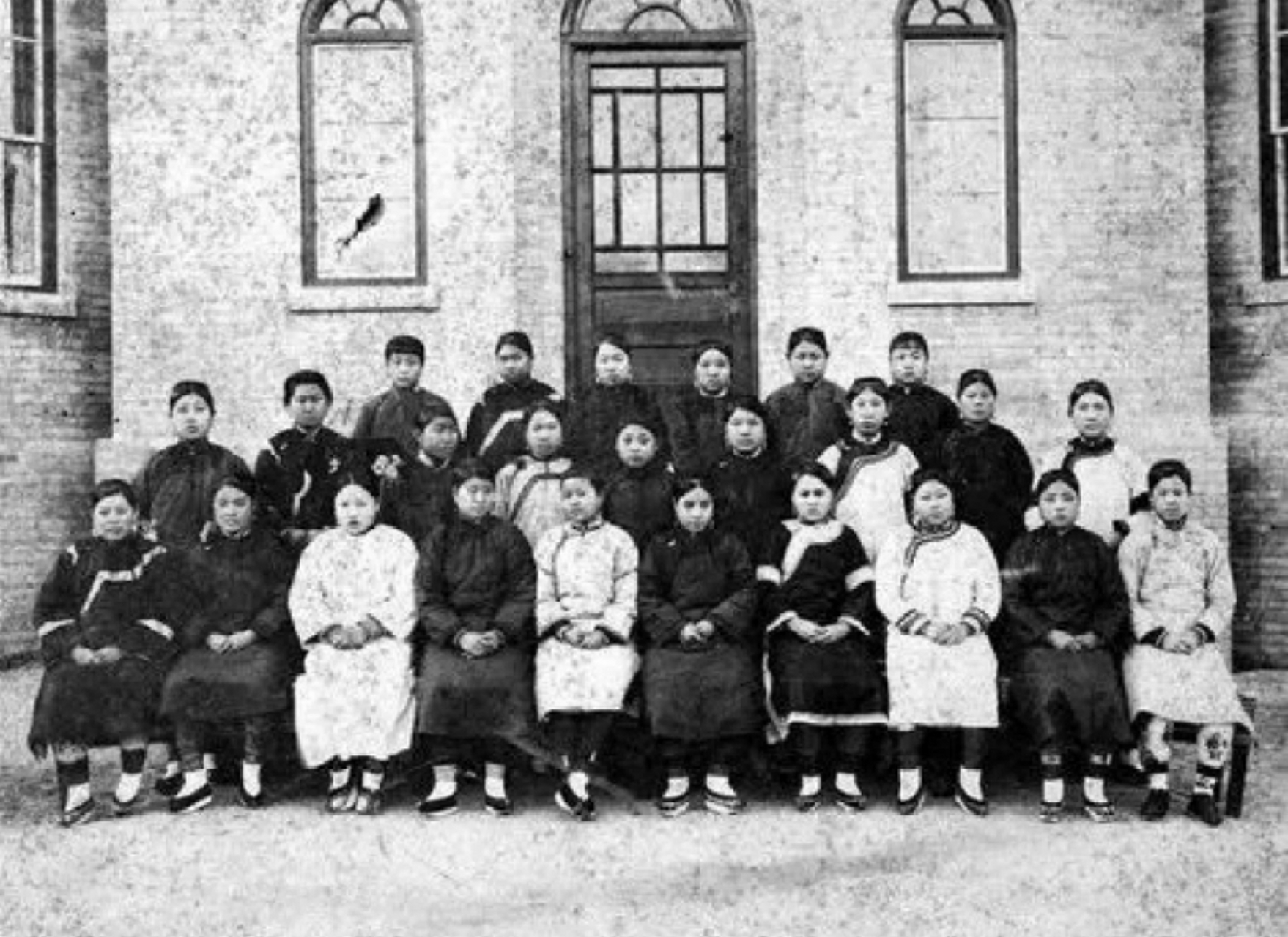 历史老照片,1864年,北京第一所女子学校贝满女塾(今北京一六六中学).