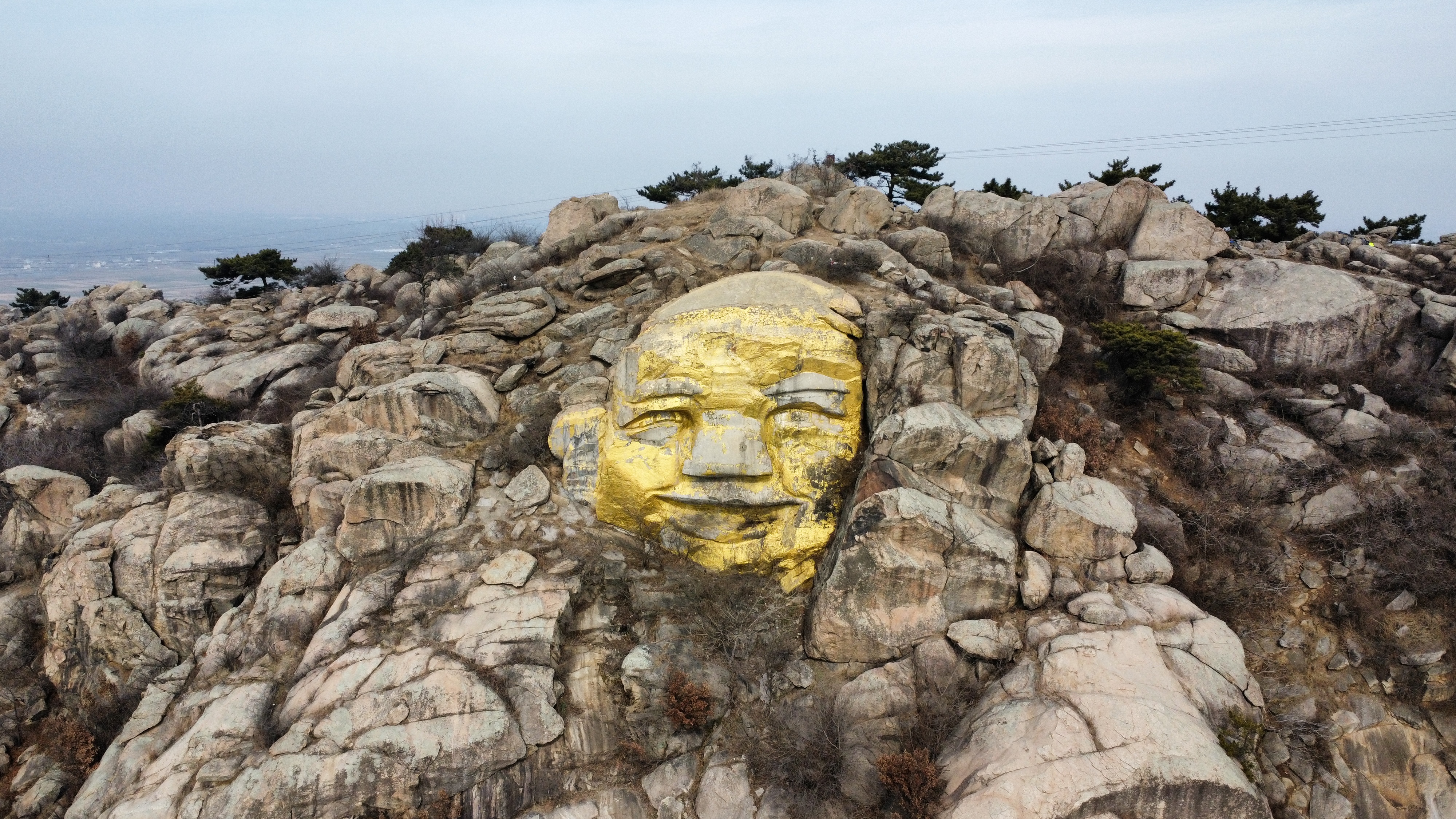 连云港羽山正在建设旅游景点,只能航拍了