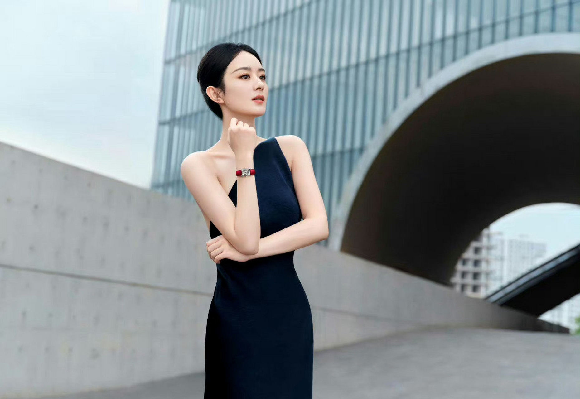 近日,网传赵丽颖将携手檀健次出演古偶剧《画卿颜》,预计11月开机.